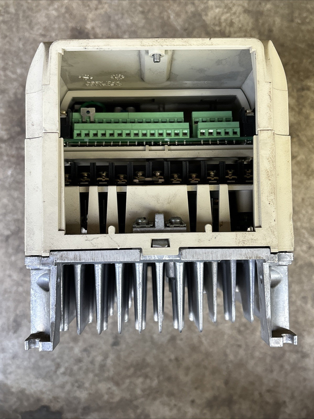 YASKAWA ELECTRIC CIMR F7U40P7 Drive6