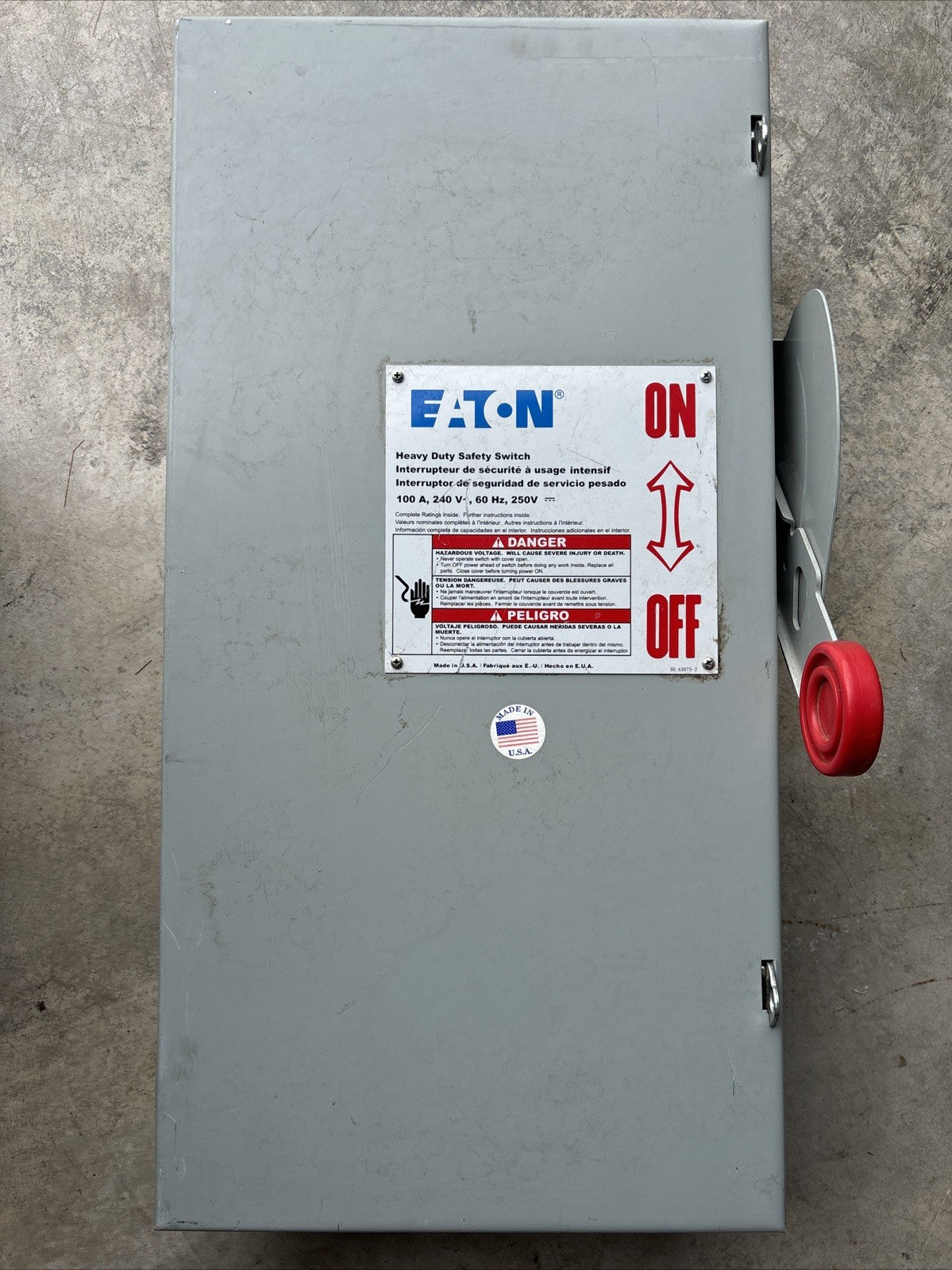 DH323NGK Eaton Cutler Hammer 100A Fusible Switch 240V0