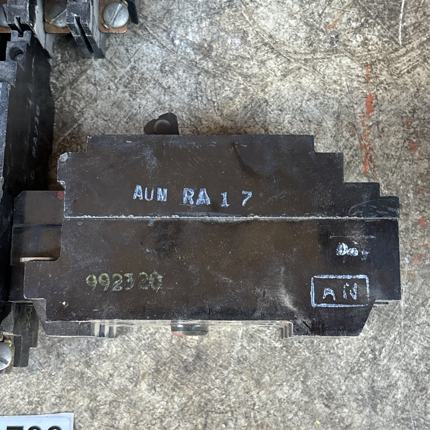 Square D Black 992320 20 Amp Circuit Breaker (Missing Screws)5