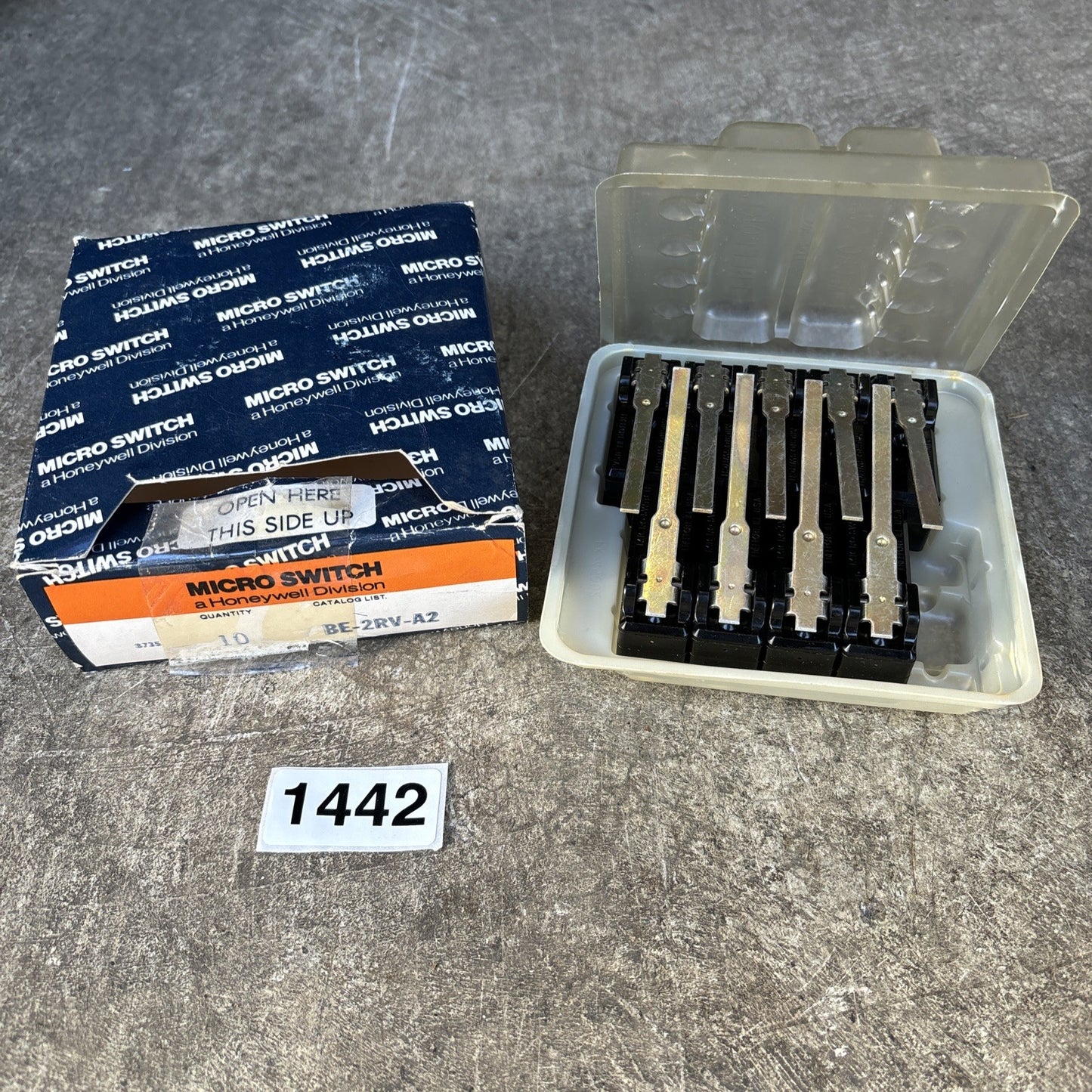 NEW BOX OF 9 HONEYWELL BE 2RV A2 MICRO LIMIT SWITCH PILOT DUTY 25A 125/250/480V0