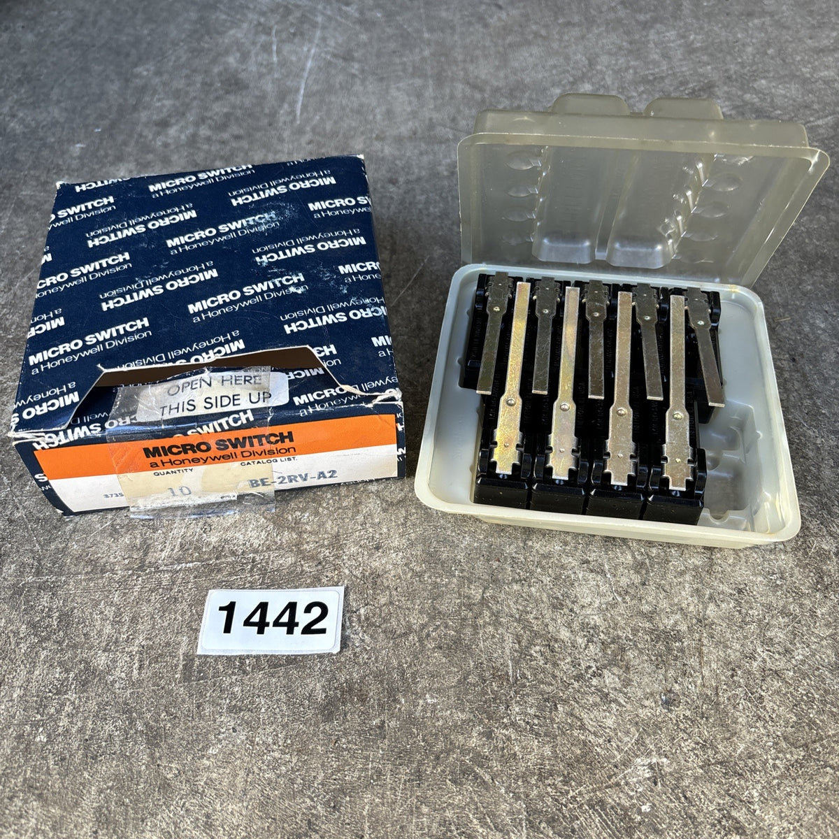 NEW BOX OF 9 HONEYWELL BE 2RV A2 MICRO LIMIT SWITCH PILOT DUTY 25A 125/250/480V0