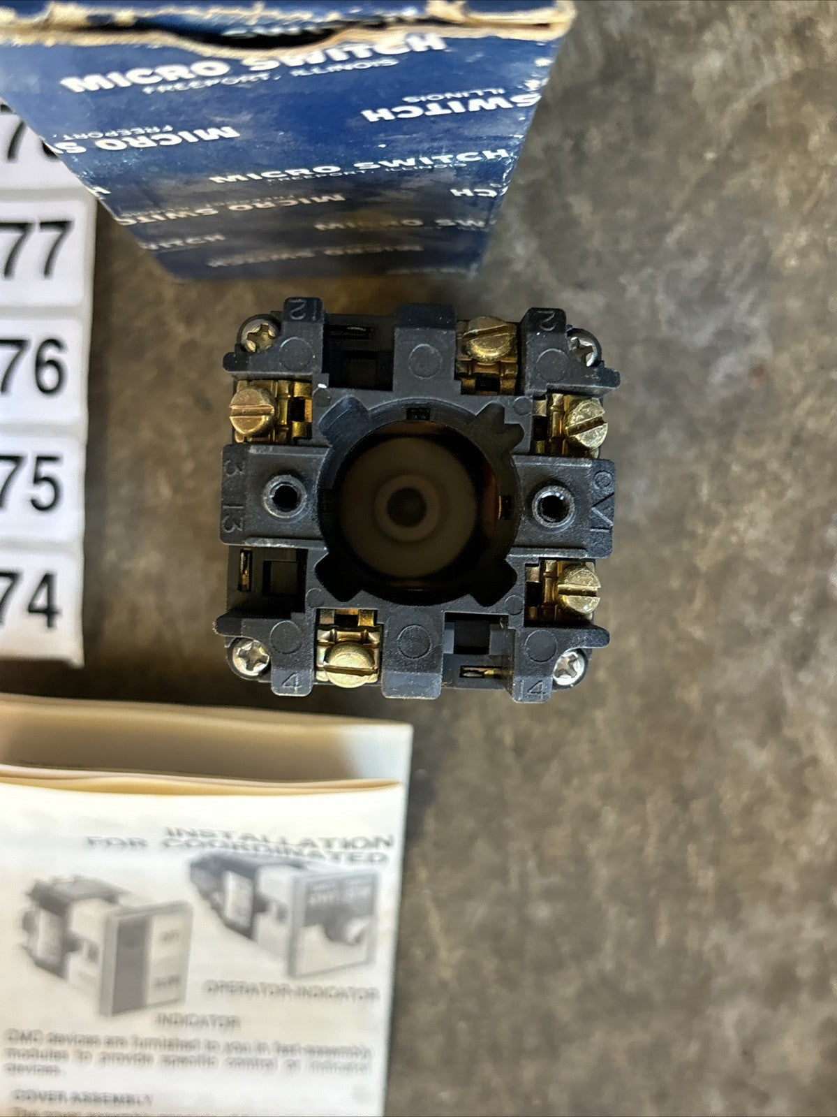 Honeywell Micro Switch 908AAA01 120V NIB3