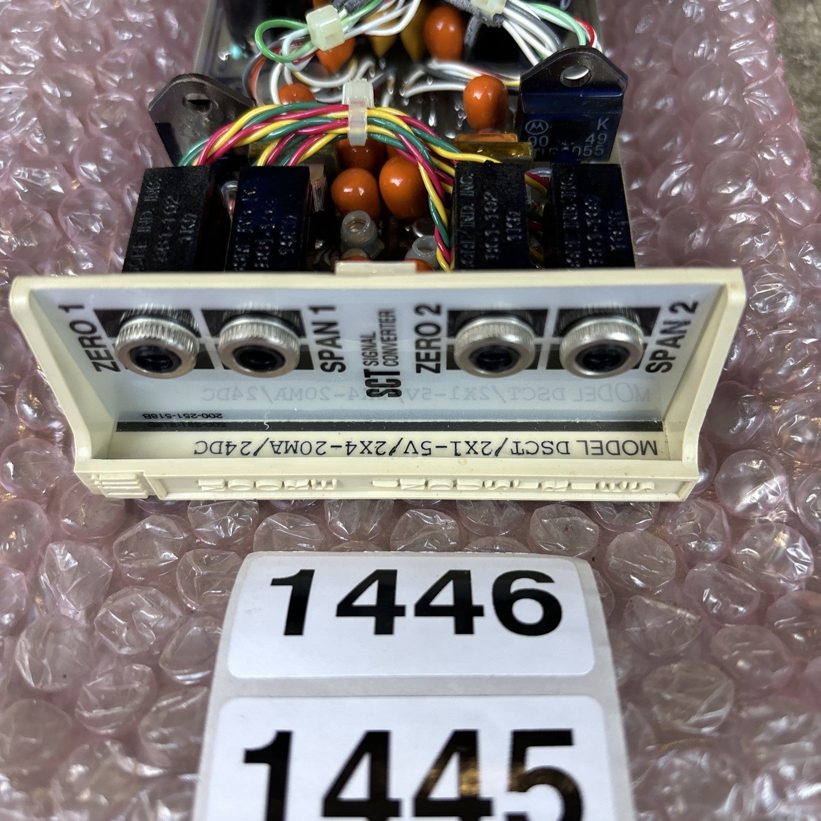 MOORE INDUSTRIES DSCT/2X4 20MA/2X1 20MA/24DC Signal Converter New Old Stock1