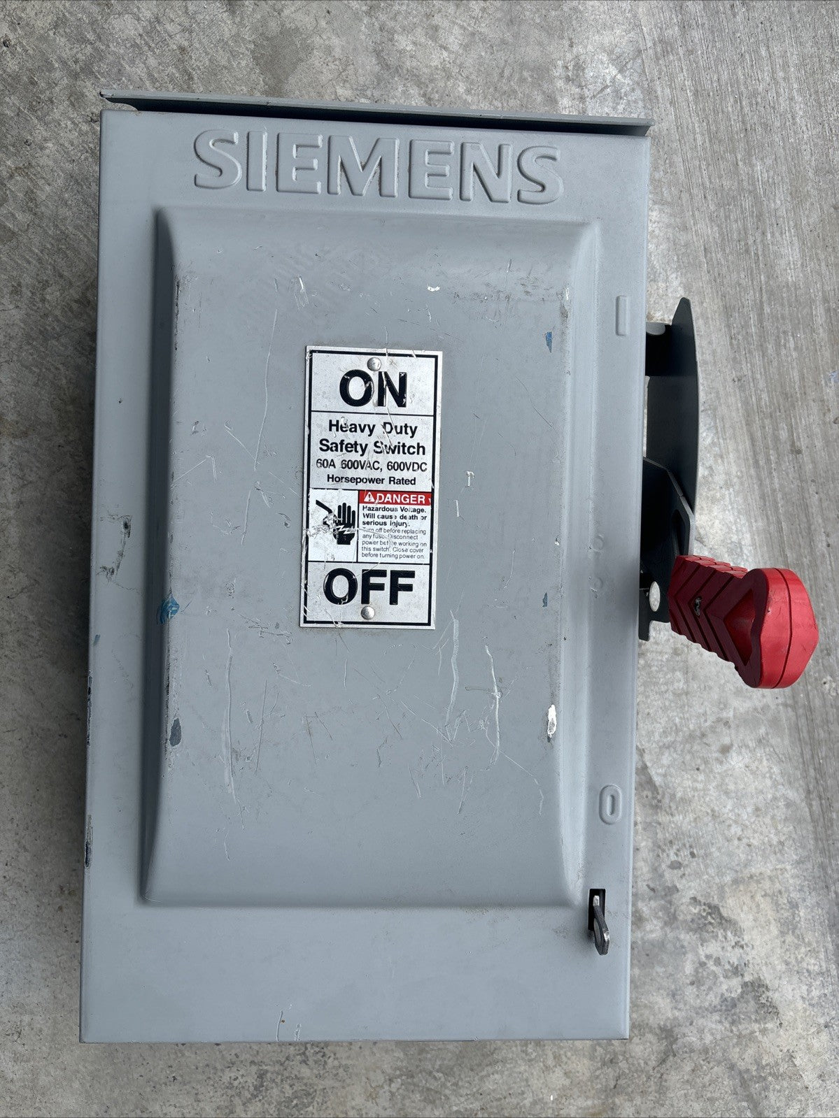 Siemens Fusible 3R Safety Switch/Disconnect HF362R 60A 600V 3P Used0