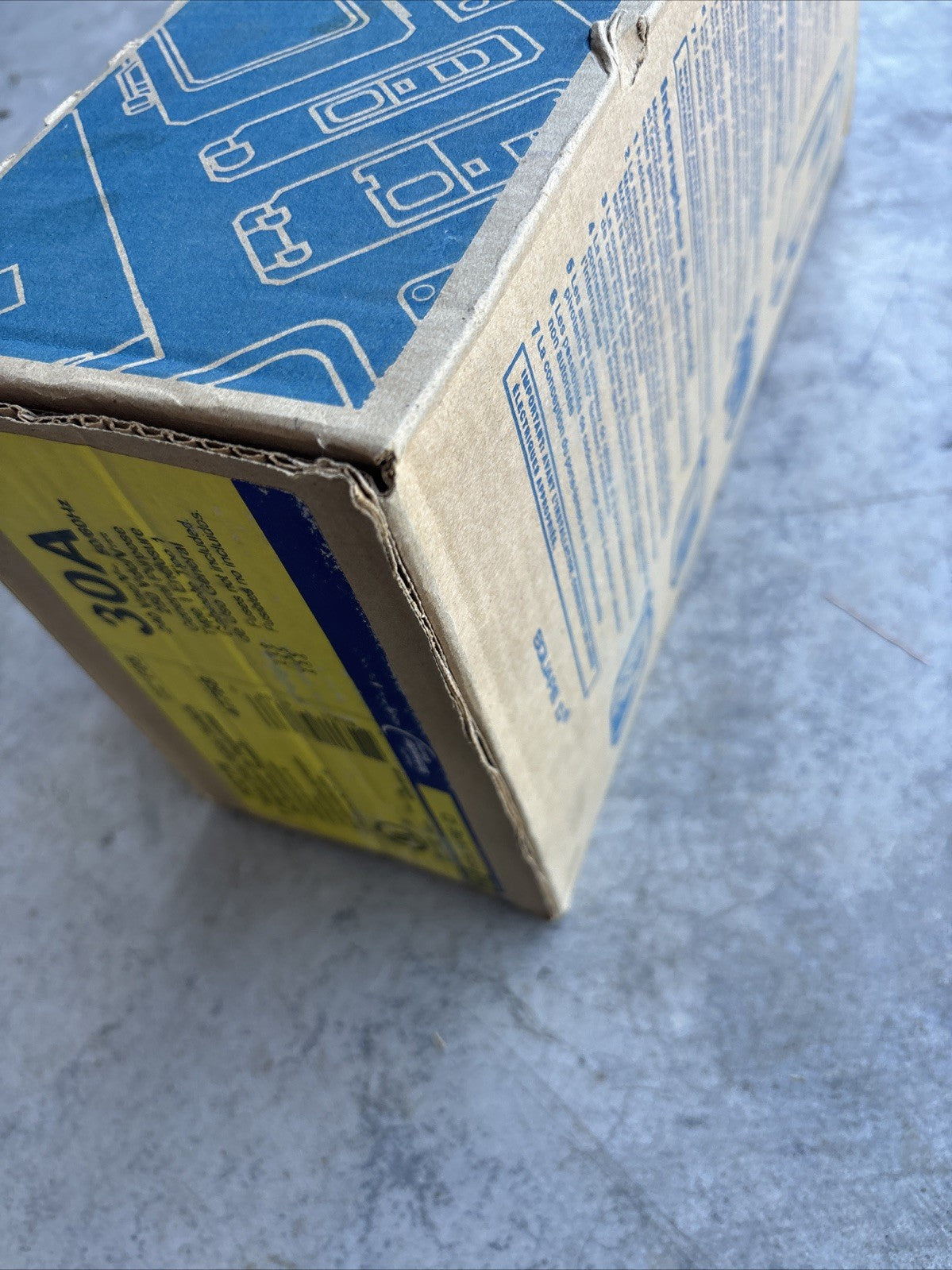 Square D H221N 30A 2P 3W 240VAC Heavy Duty Fusible Safety Switch NEMA Type 11