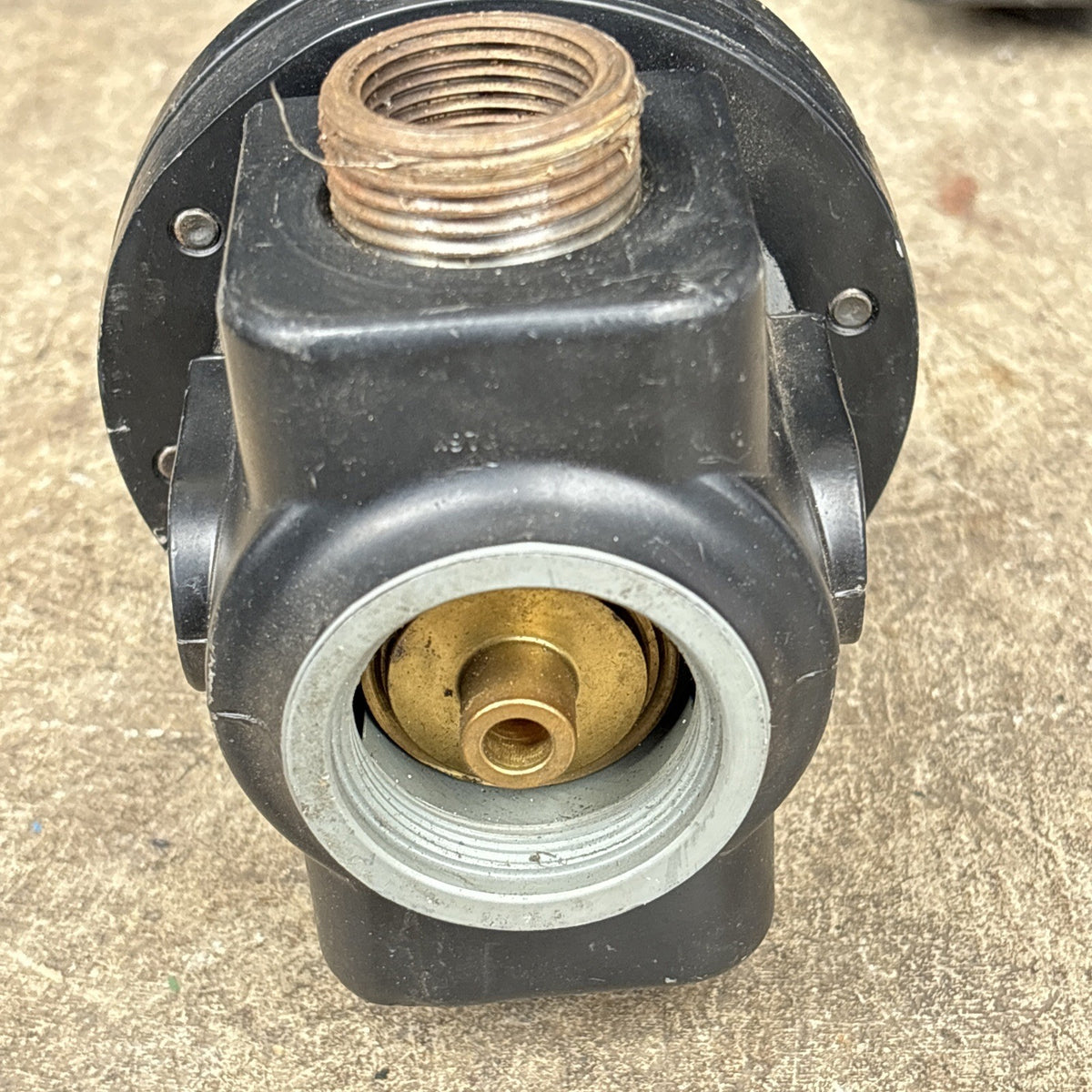 NORGREN 11 042 008  PILOT OPERATED REGULATOR  1" PTF  300SCFM  11 SERIES5