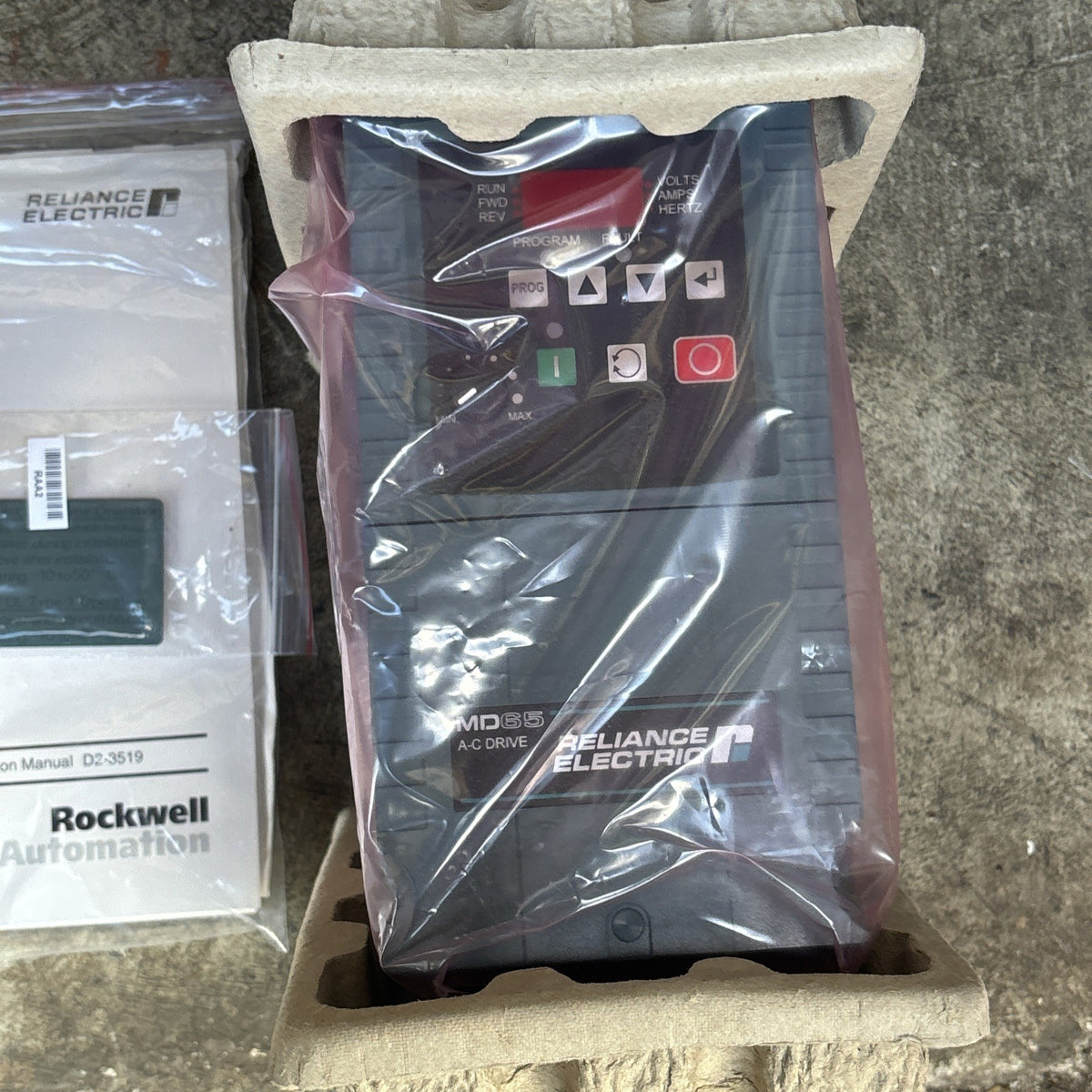 Reliance Electric MD65 AC DRIVE 6MB200P5 0.5HP 0.4kW 6MDBN 2P3102 NEW3