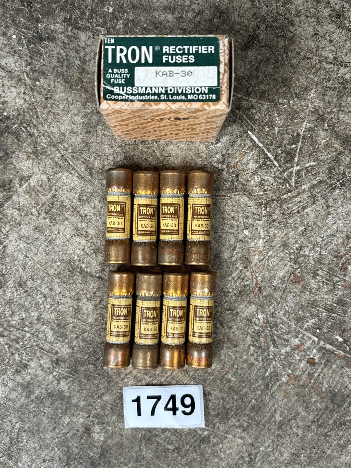Lot Of 8 Bussmann Tron KAB 30 Fuses 30A0