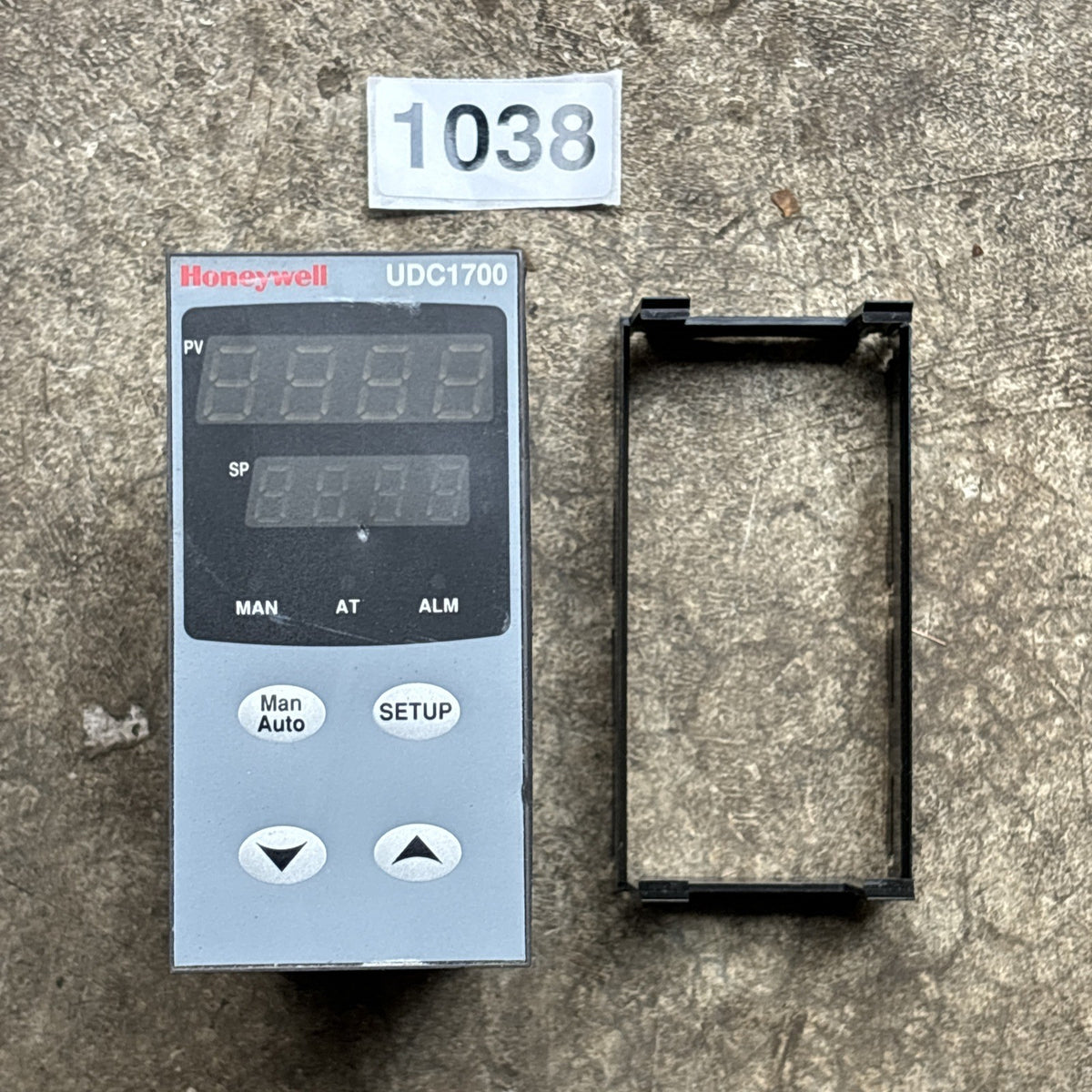 HONEYWELL UDC1700 MICRO-PRO DC170 121001000 DIGITAL CONTROLLER0