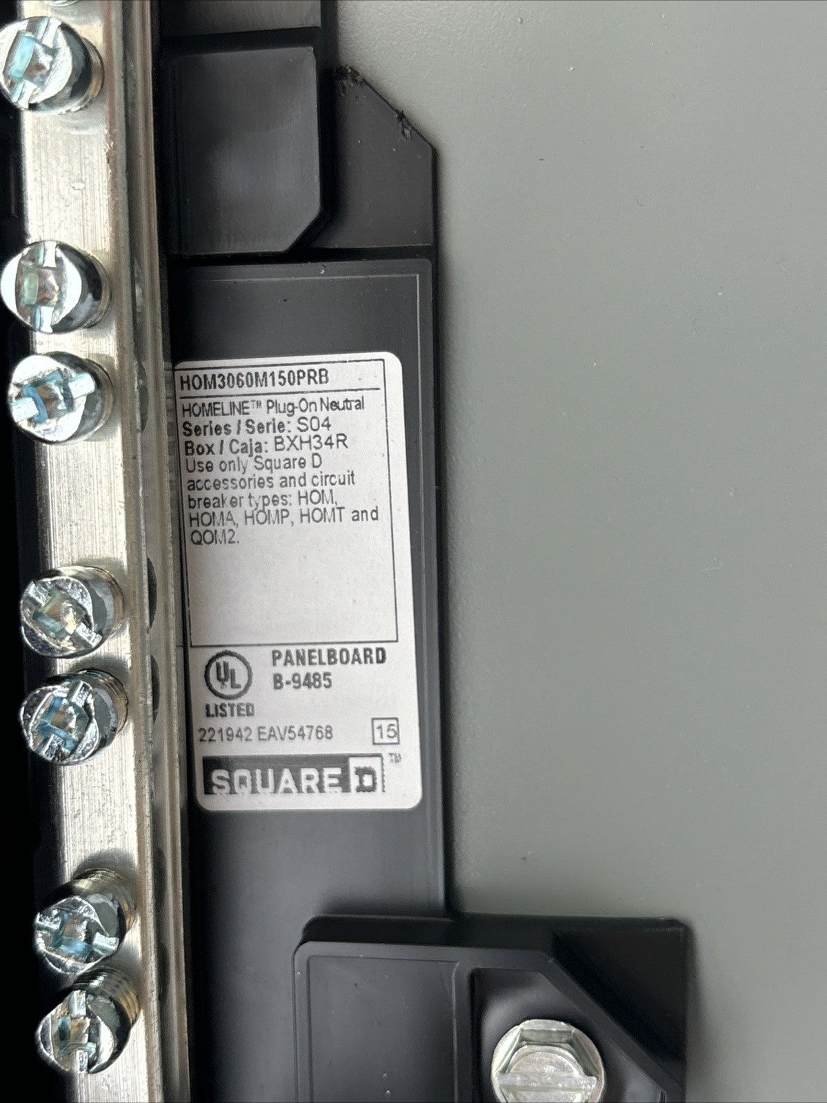 Square D HOM3060M150PRB 150A 30-Space 60-Circuit Load Center with Main Breaker4