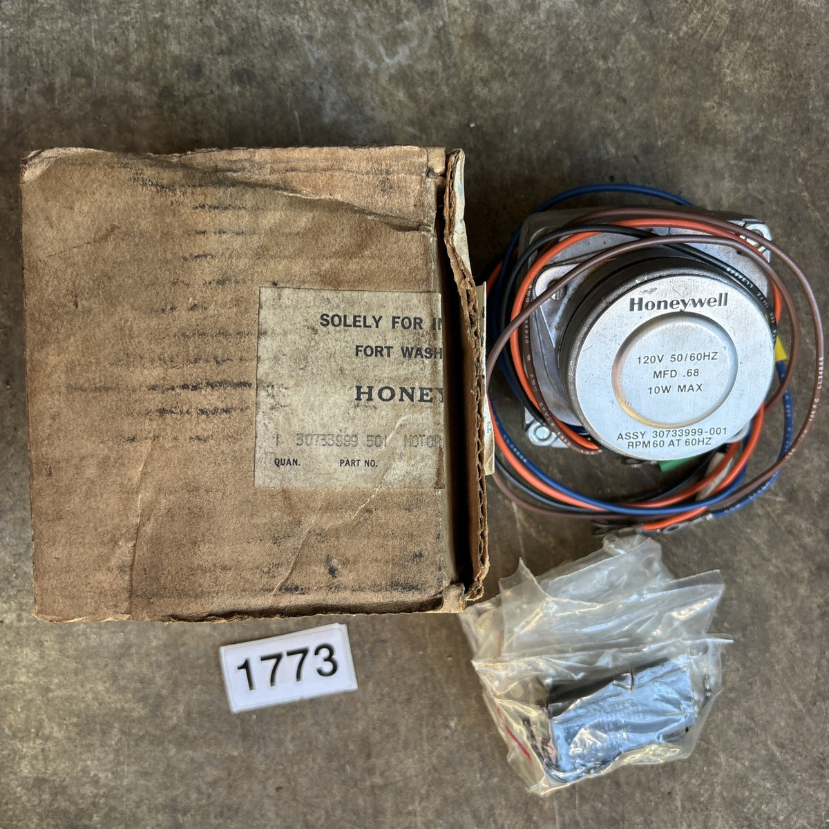 Honeywell 30733999 001 Chart Recorder Drive Motor 307339990010