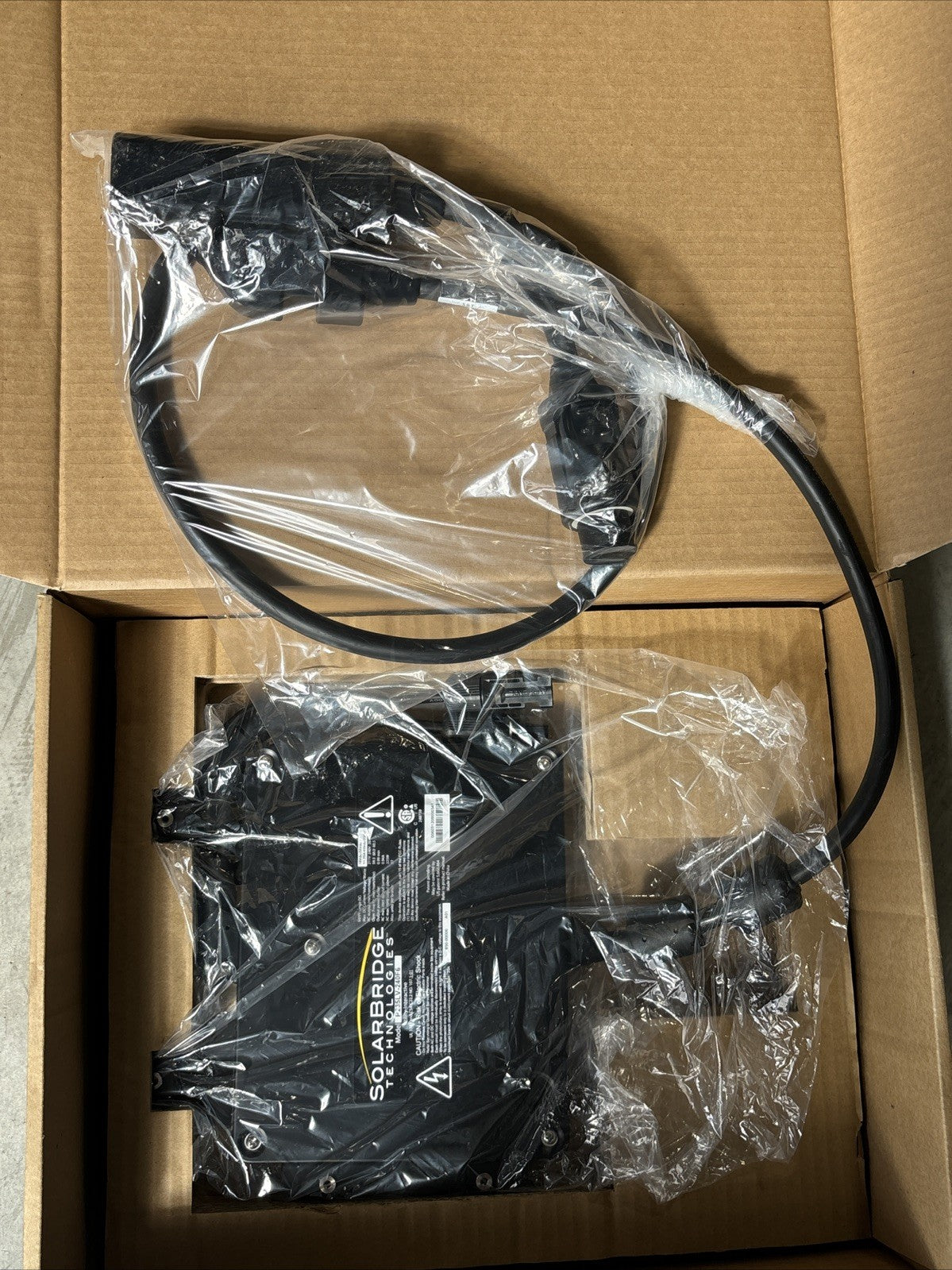 Solarbridge Pantheon Inverter model P235LV 240F61