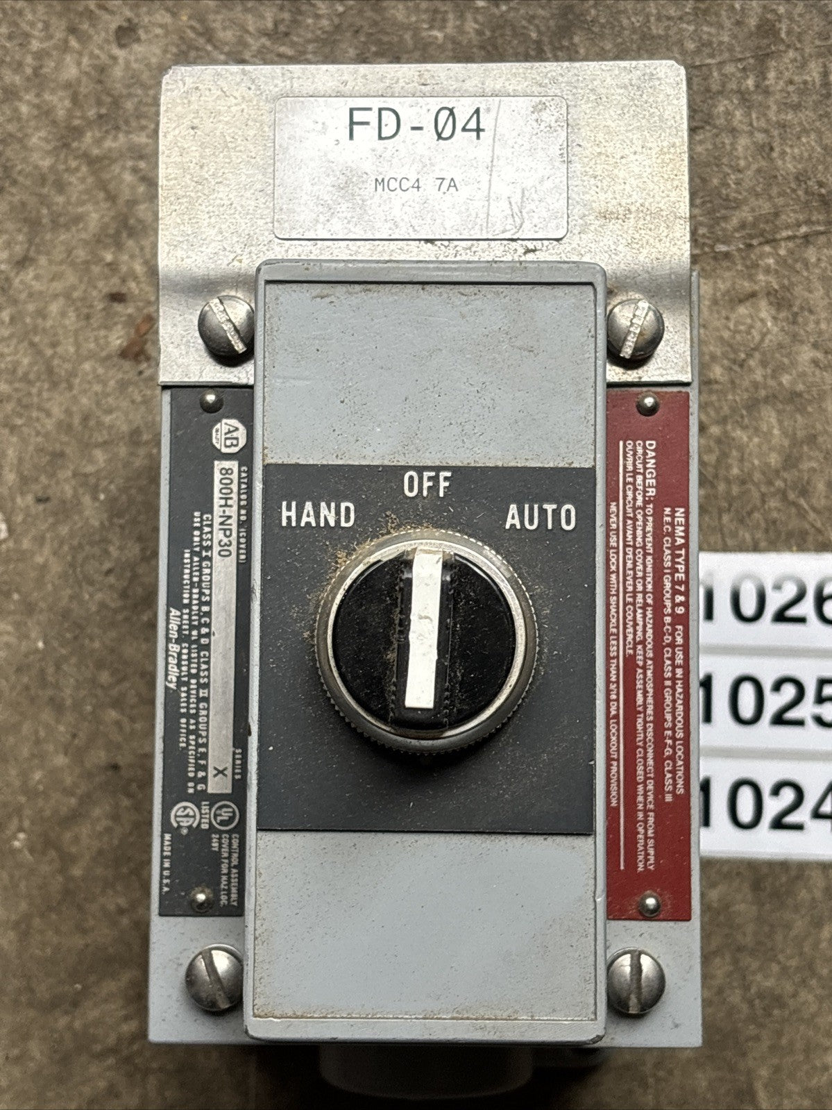 Allen Bradley Enclosure 800H 1HVX7M1 Body 800H NP30 Cover1