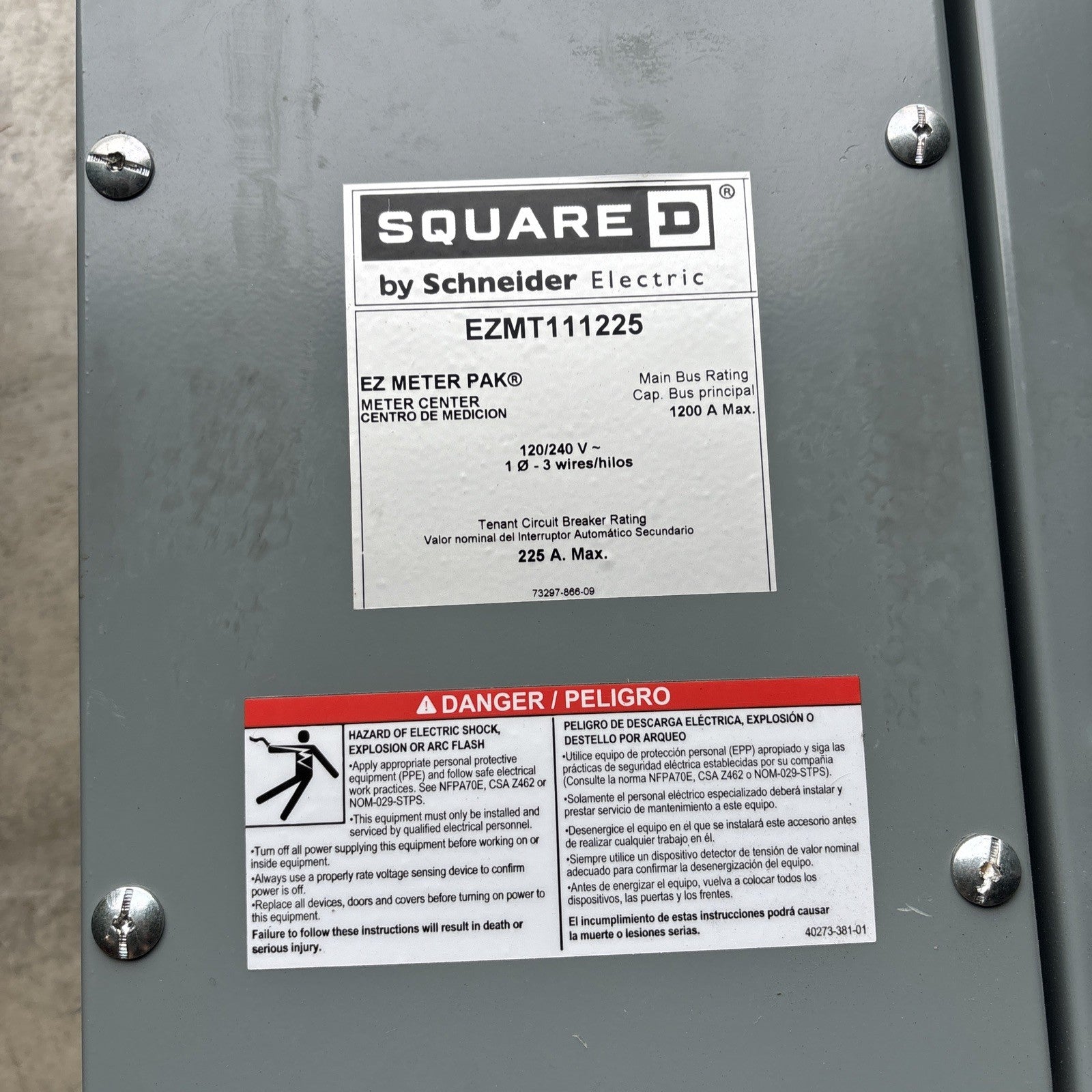 SQUARE D EZMT111225 1 PH 1200A Bus Ringed 225A EZM Meter w/ Test Bypass1