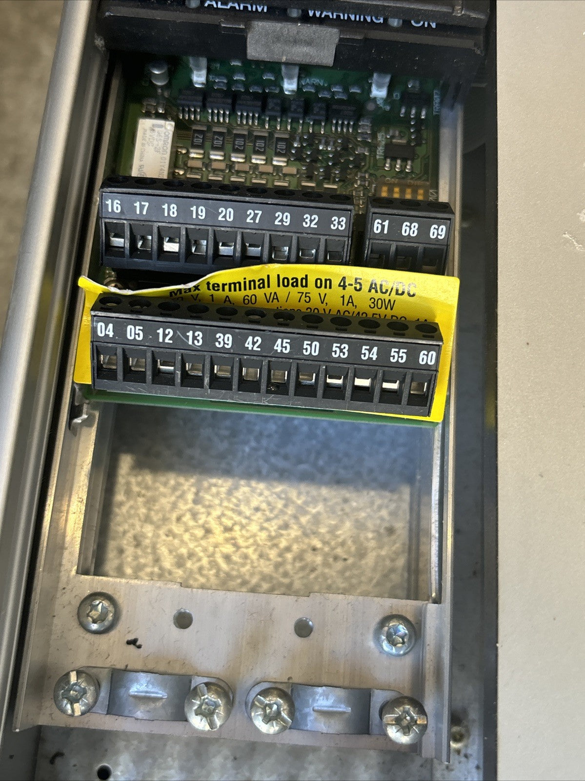 DANFOSS VLT5011PT5C54SBR1DLF00A00C0 VLT 5000 12.2kVa Drive1