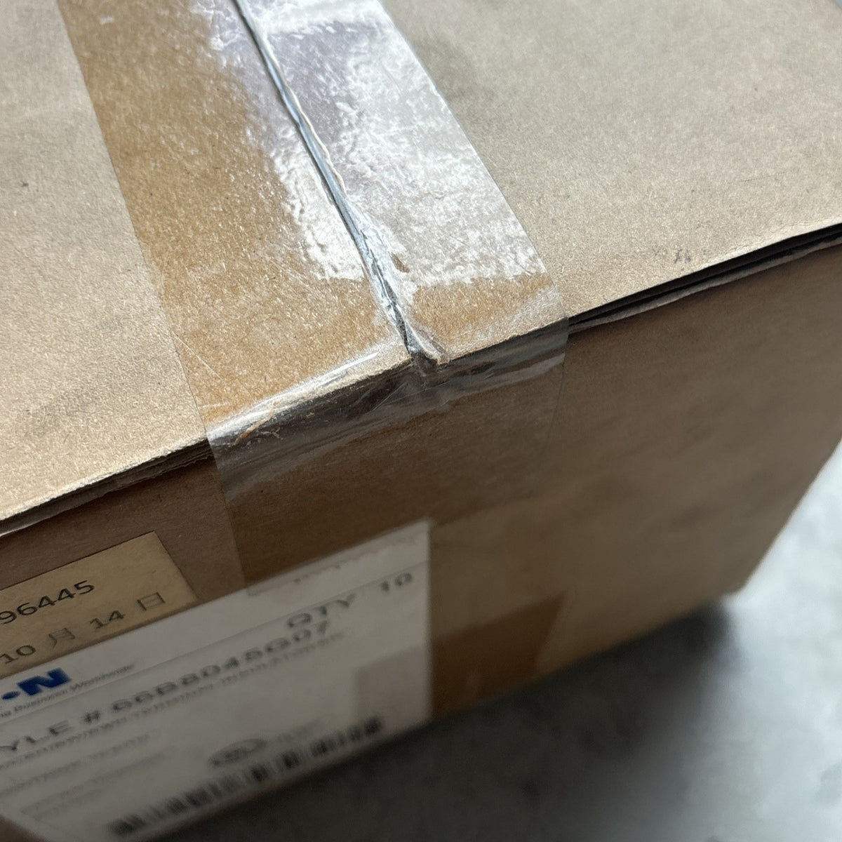 Eaton 66B8045G07 TICSR300 Terminal Insulator Kit   Box of 10  New unopened solar1