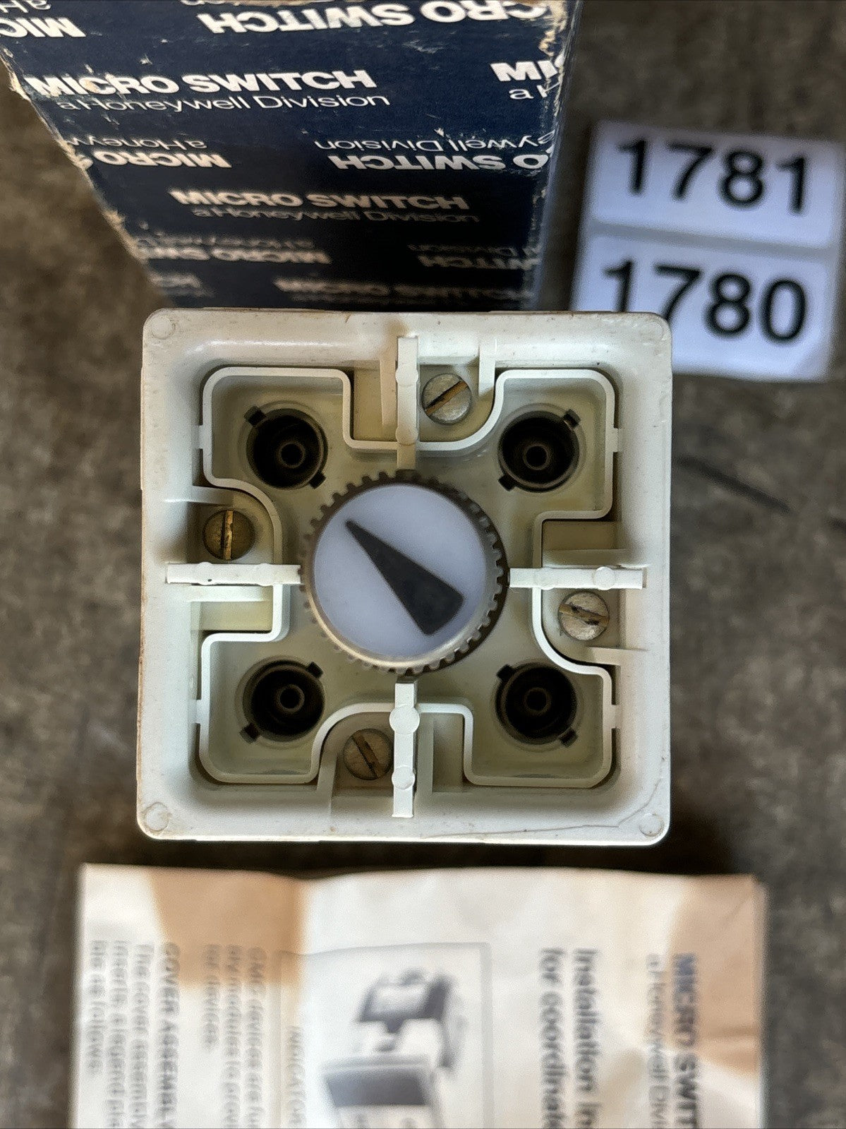 HONEYWELL MICRO SWITCH 910BDA031 / 910BDA031 NEW IN BOX2