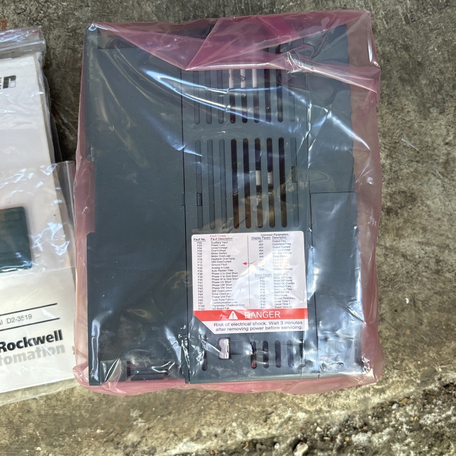 Reliance Electric MD65 AC DRIVE 6MB200P5 0.5HP 0.4kW 6MDBN 2P3102 NEW5