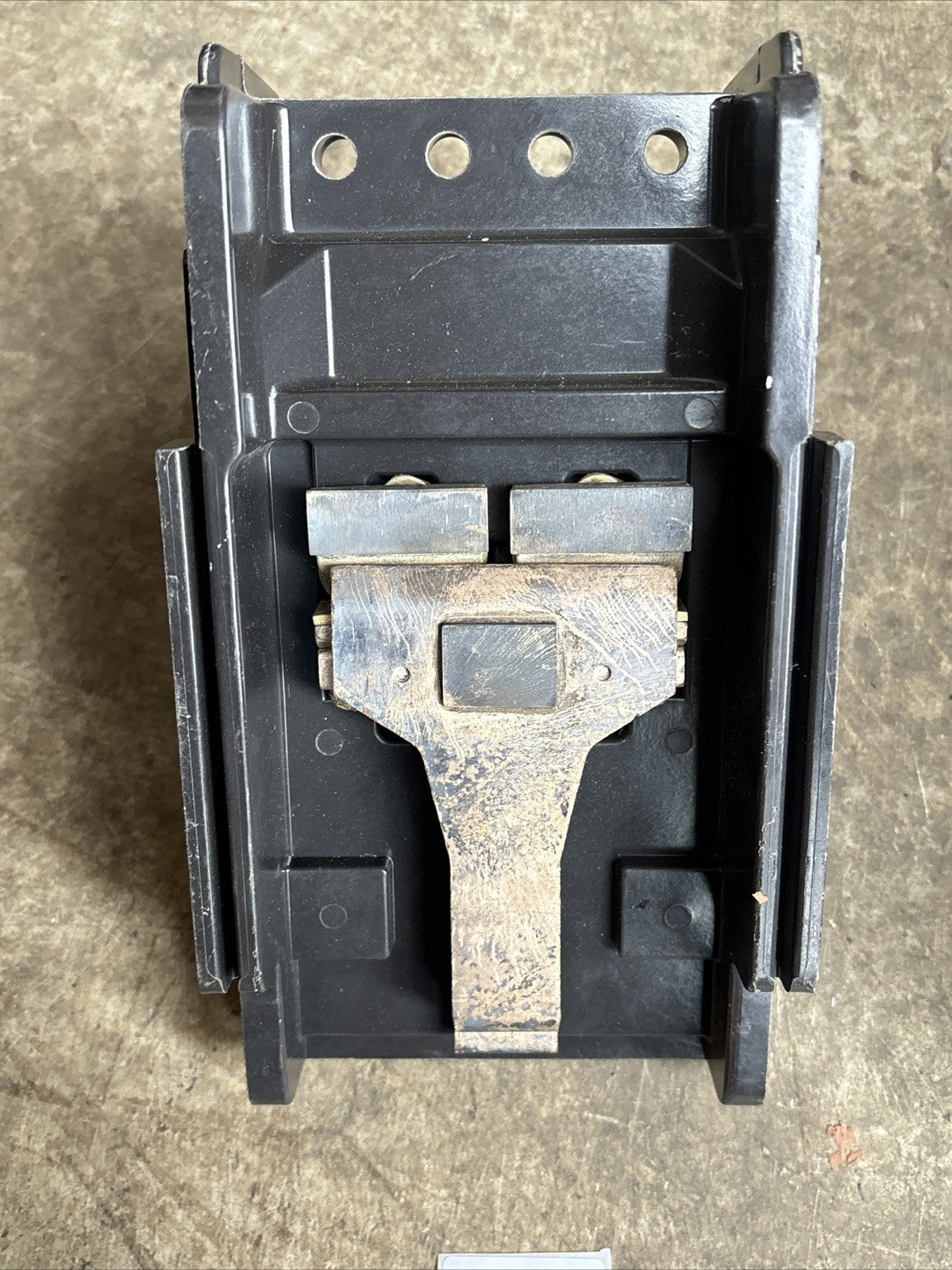 701442   BLACK UPPER POLE BASE MOLDING INSULATOR4
