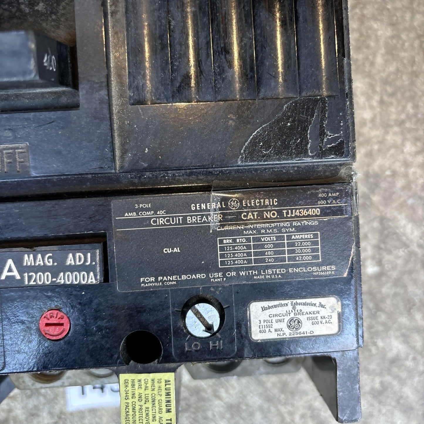 GE TJJ436400 400 Amp 600VAC 3 Pole Phase TJJ Breaker 400A W/Lugs 600V1