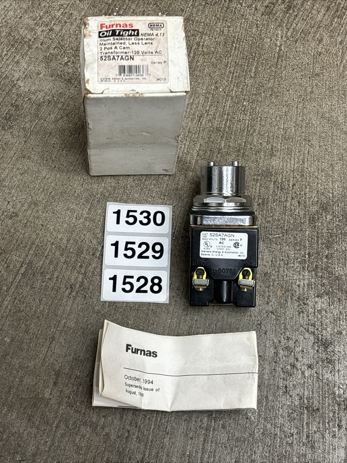 NEW FURNAS OIL TIGHT ILLUM. SELECTOR OPERATOR 52SA7AGN POSITION CONTROL F SER.0