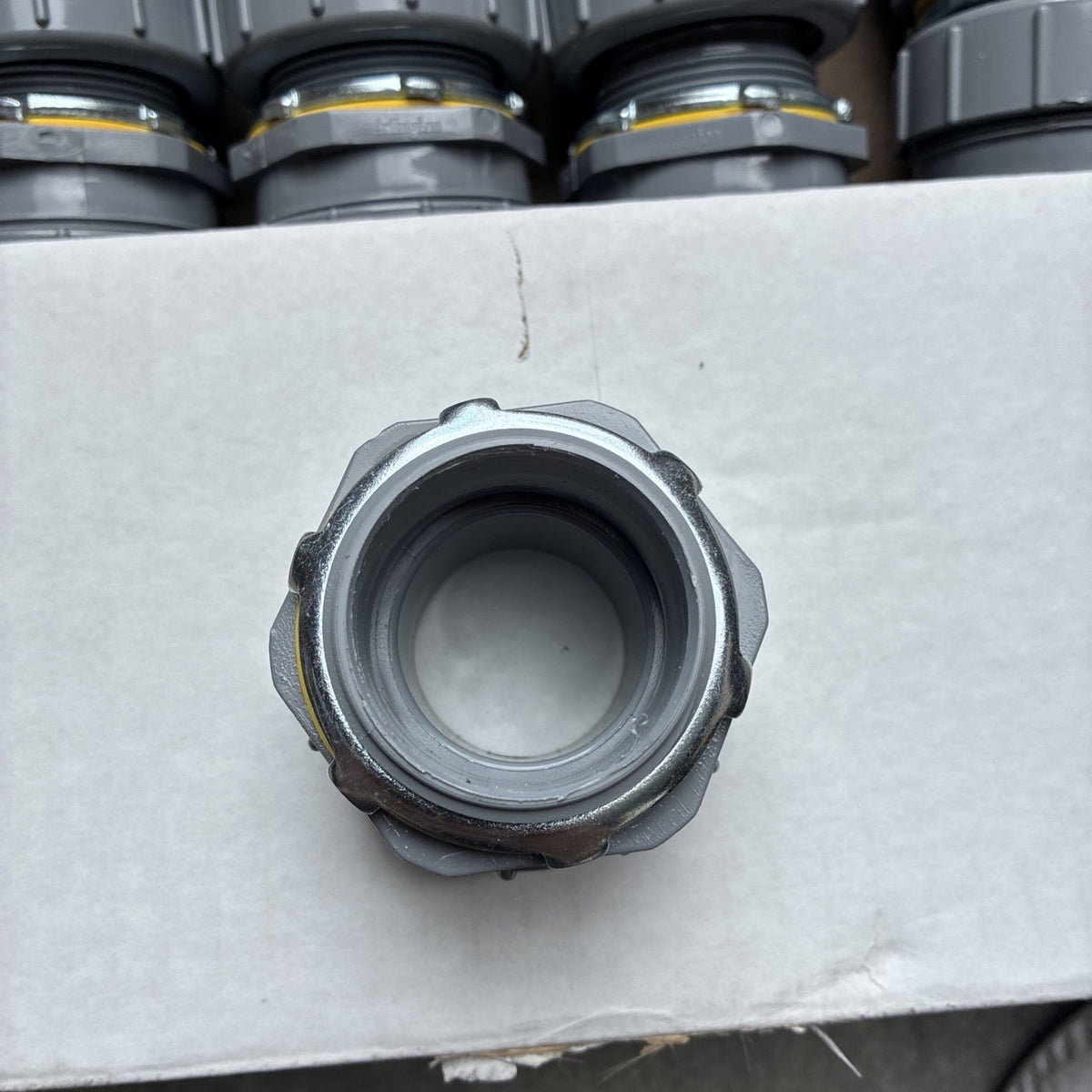 Arlington NMLT150 1 1/2" 1.5" Straight Liquid Tight Connector   Box Of 202