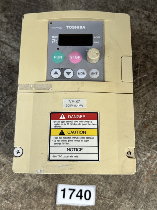 Toshiba VFS7 2004UP Transistor Invertor 3 Phase 3 Amp 200 230 Volts Works Read0