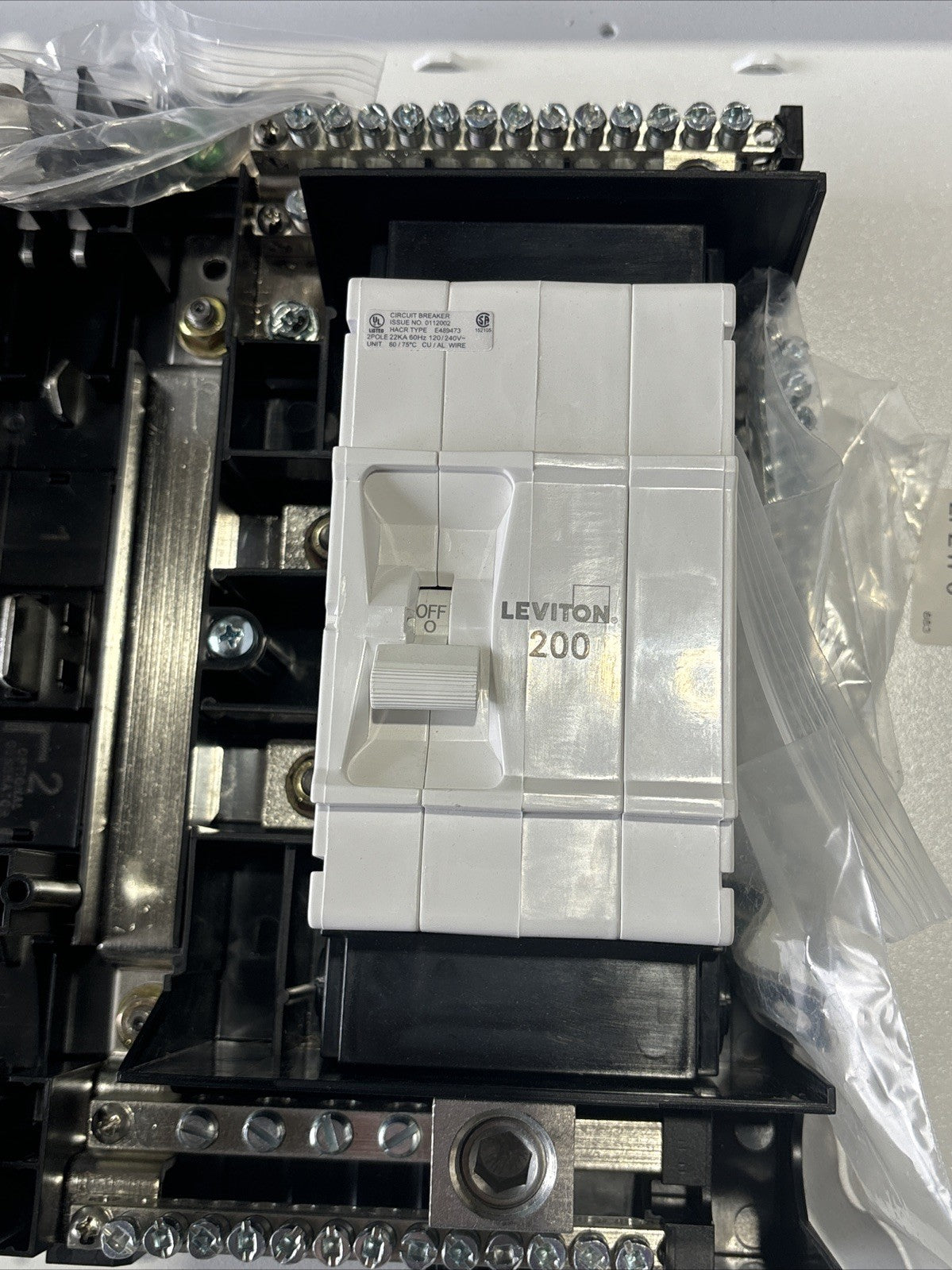 Leviton 01B LP320 MB Indoor Load Center, 30 Spaces, 200 Amp Main Breaker W/Door4