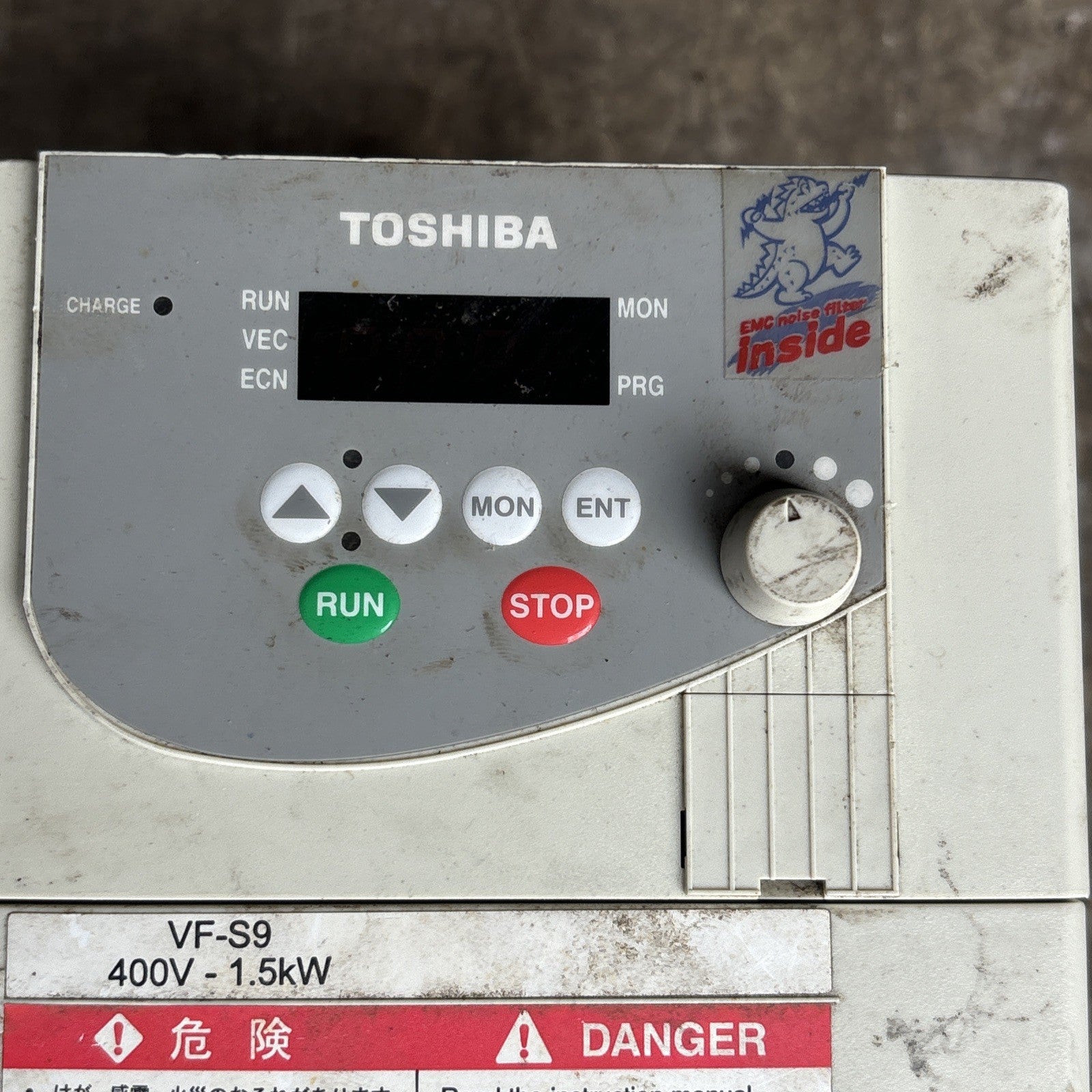 Toshiba VFS9 4015PL WN(1) VFD 0.5/400Hz 2Hp 380/500v 4.1A 3Ph In1