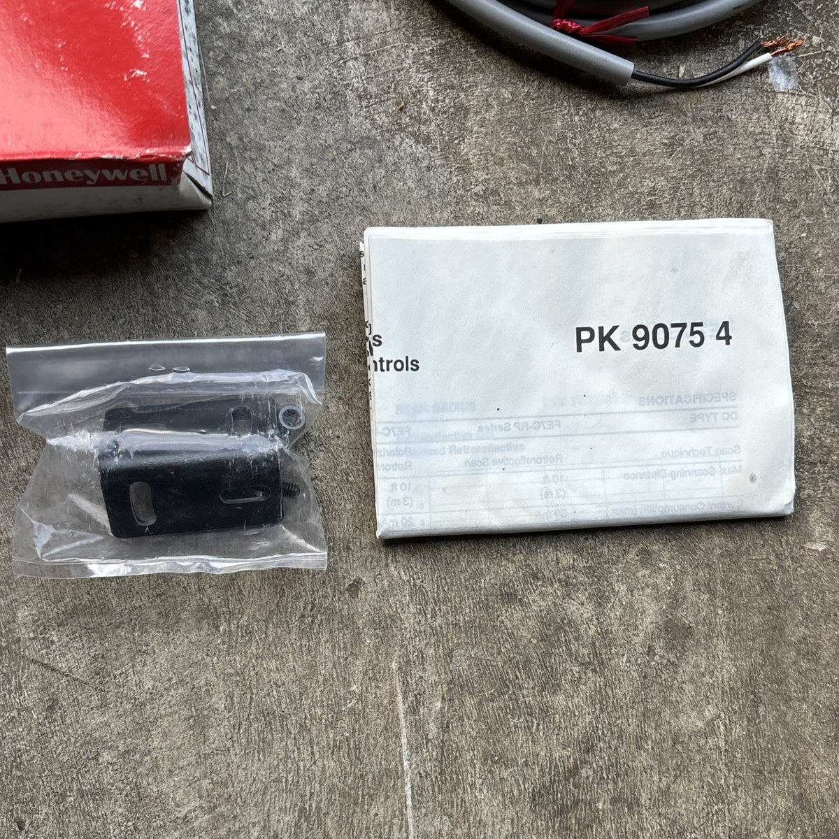 HONEYWELL FE7C RT2 M / FE7CRT2M (NEW IN BOX)4