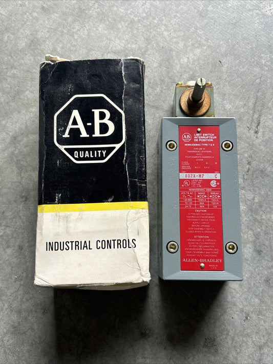 New In Box ALLEN BRADLEY 802X-H7 SER C LIMIT SWITCH0