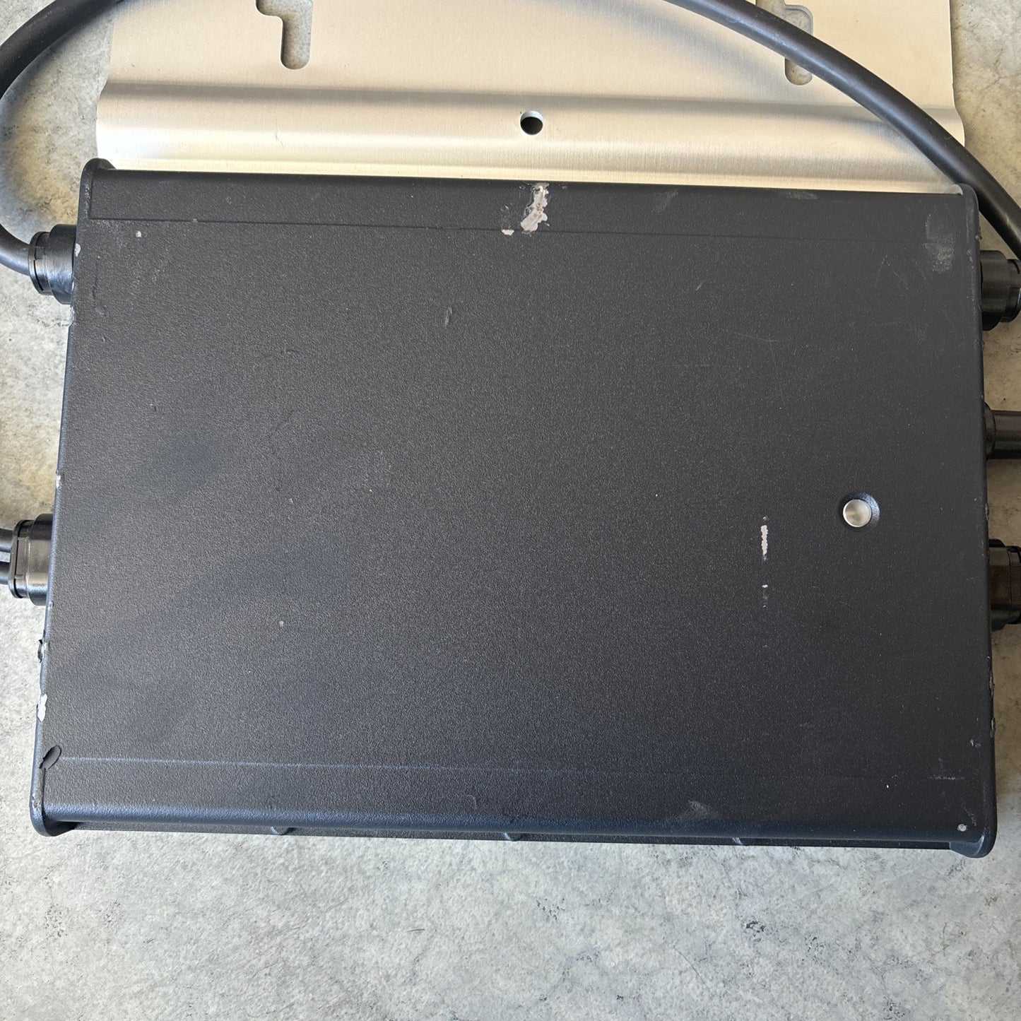 Hoymiles HM 700NT Microinverter 2 in 1 for 2 Panels1