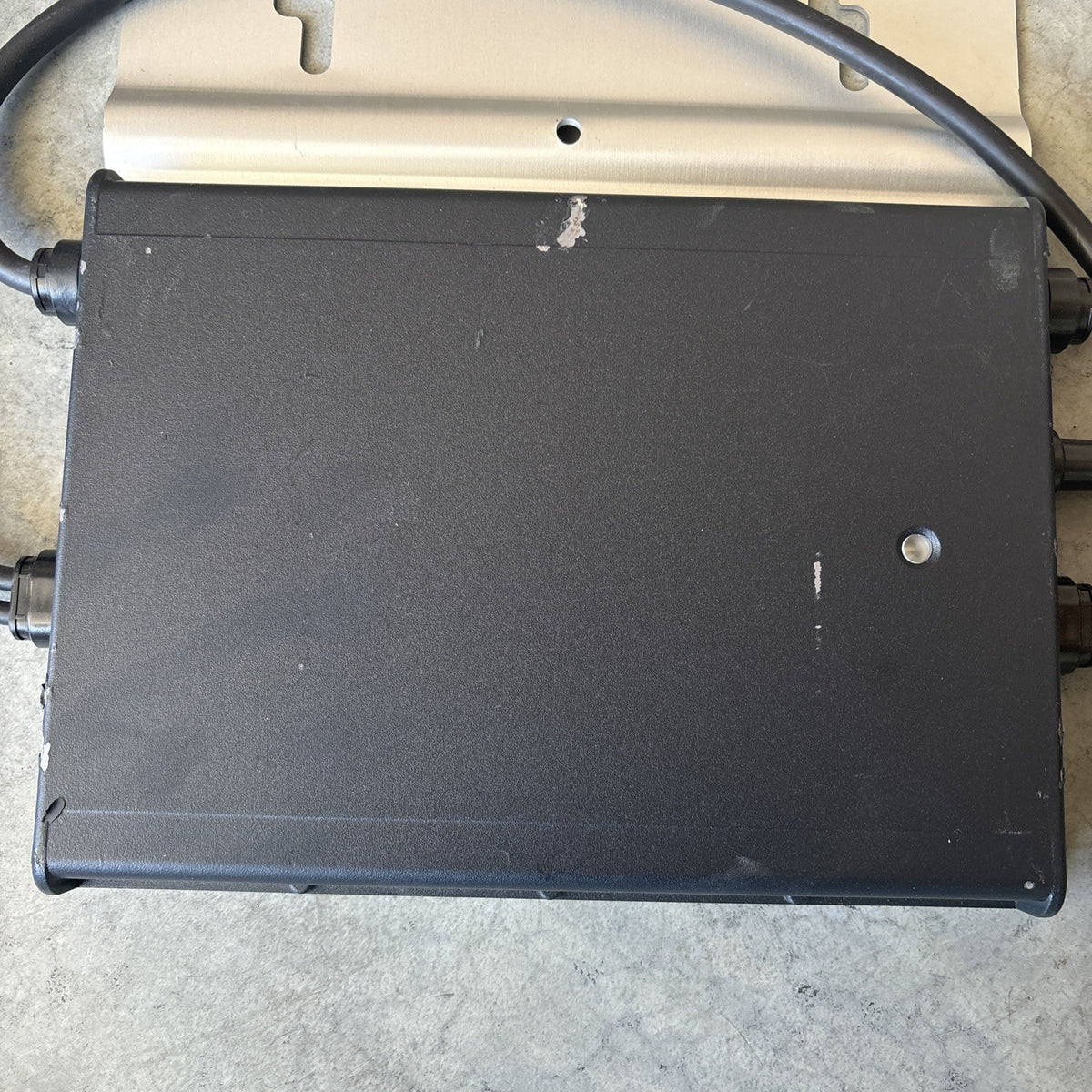 Hoymiles HM 700NT Microinverter 2 in 1 for 2 Panels1