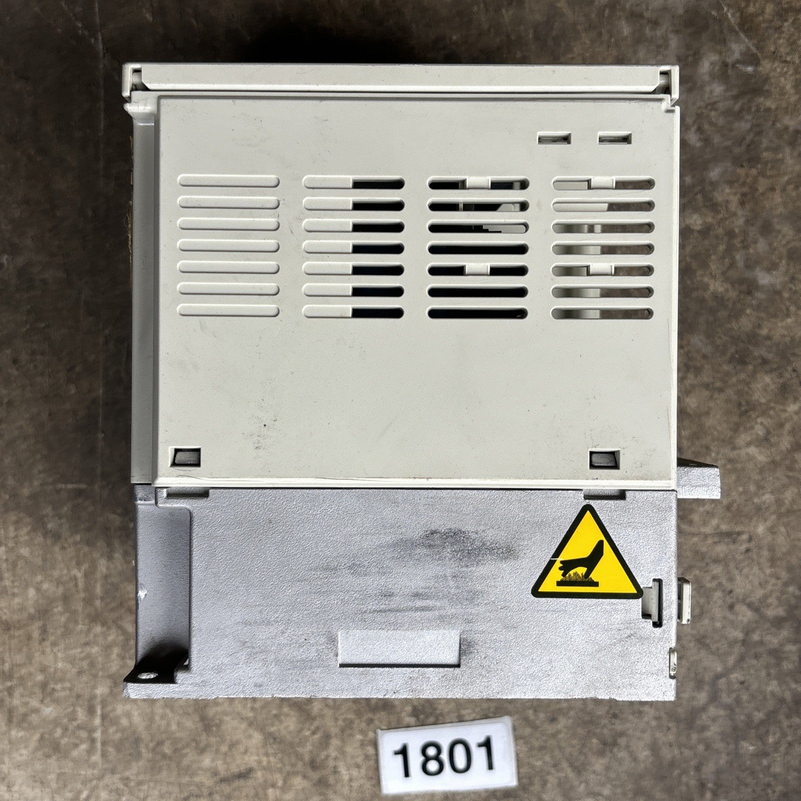 TOSHIBA VFS11 4007PL WN (R5) TRANSISTOR INVERTER 1HP (H) MISSING KNOB/SCREW6