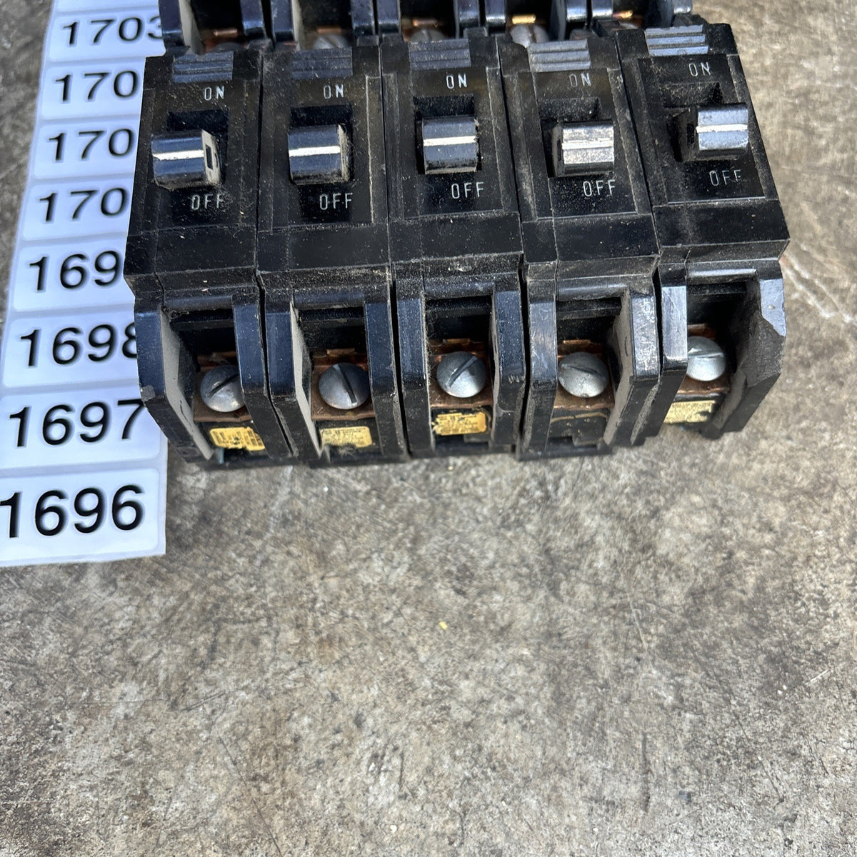 Lot Of 10 SQUARE3 D  TYPE  QB /  991120  / 20AMP/USE(33C3UP1