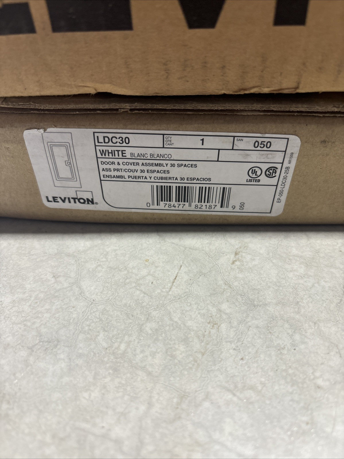 Leviton 01B LP320 MB Indoor Load Center, 30 Spaces, 200 Amp Main Breaker W/Door2