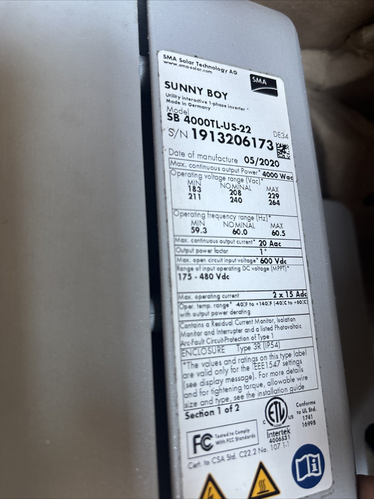 SMA Sunny Boy SB4000TL US 22 Solar Inverter 4000W with DC Disconnect & Bracket2