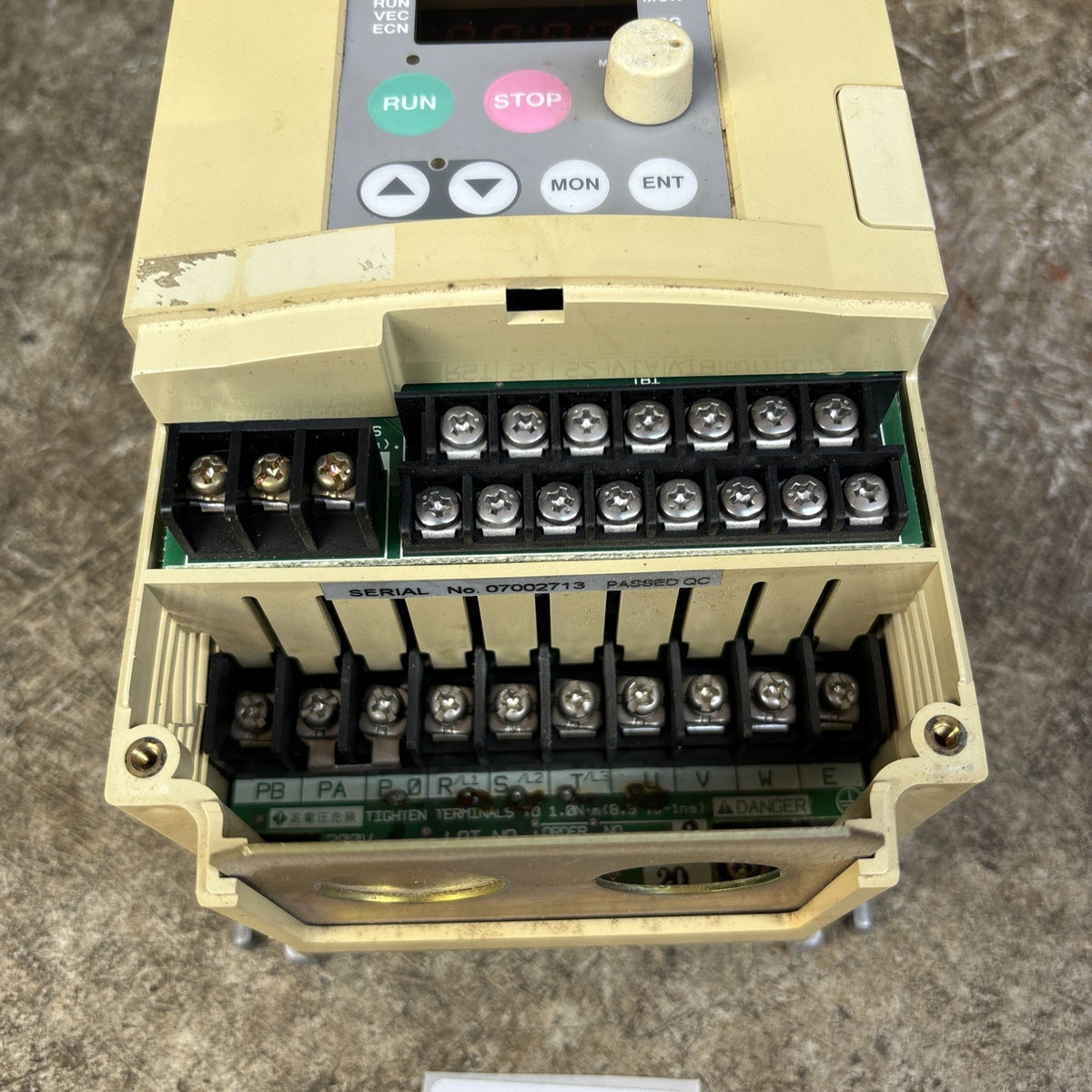 Toshiba VFS7 2004UP Transistor Invertor 3 Phase 3 Amp 200 230 Volts Works Read1