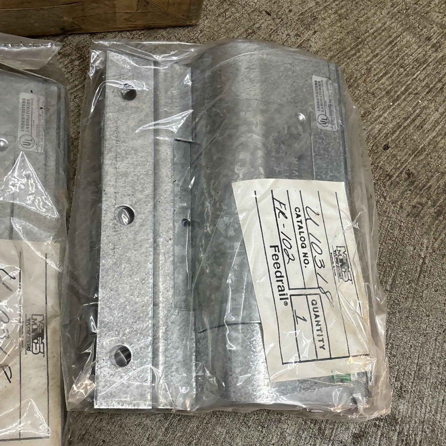 LOT OF 2 NEW FEEDRAIL FR102 COUPLING PLATE SET3