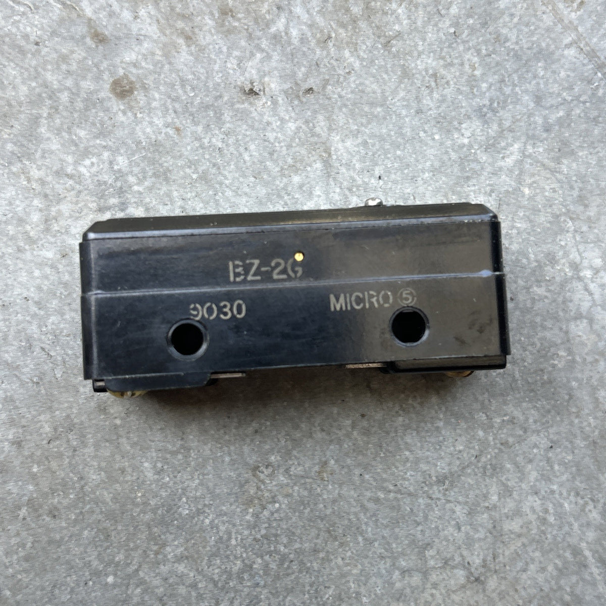 LOT OF 42 HONEYWELL BZ 2G A2 MICROSWITCH NEW4