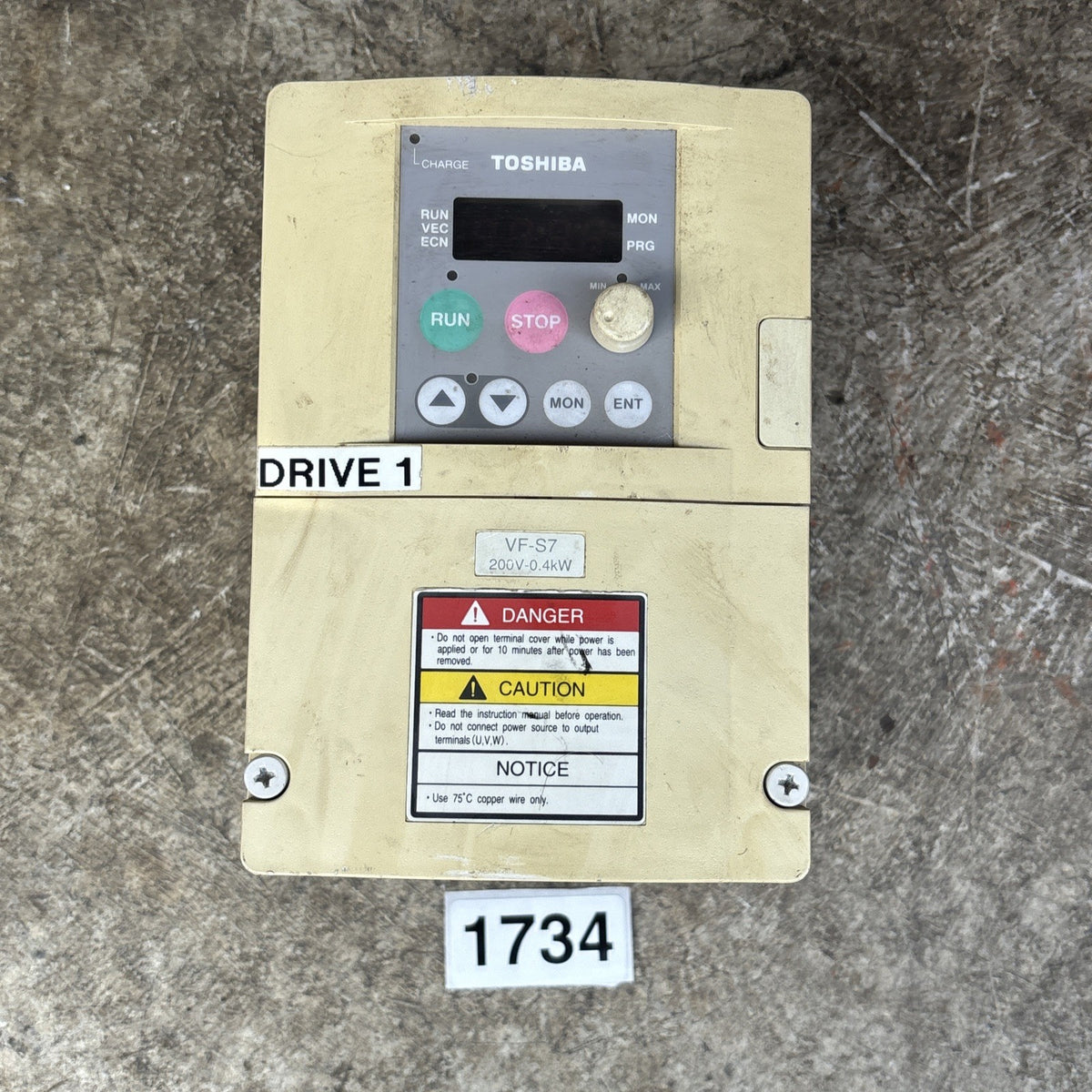 Toshiba VFS7 2004UP Transistor Invertor 3 Phase 3 Amp 200 230 Volts Works Read0
