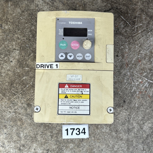 Toshiba VFS7 2004UP Transistor Invertor 3 Phase 3 Amp 200 230 Volts Works Read0