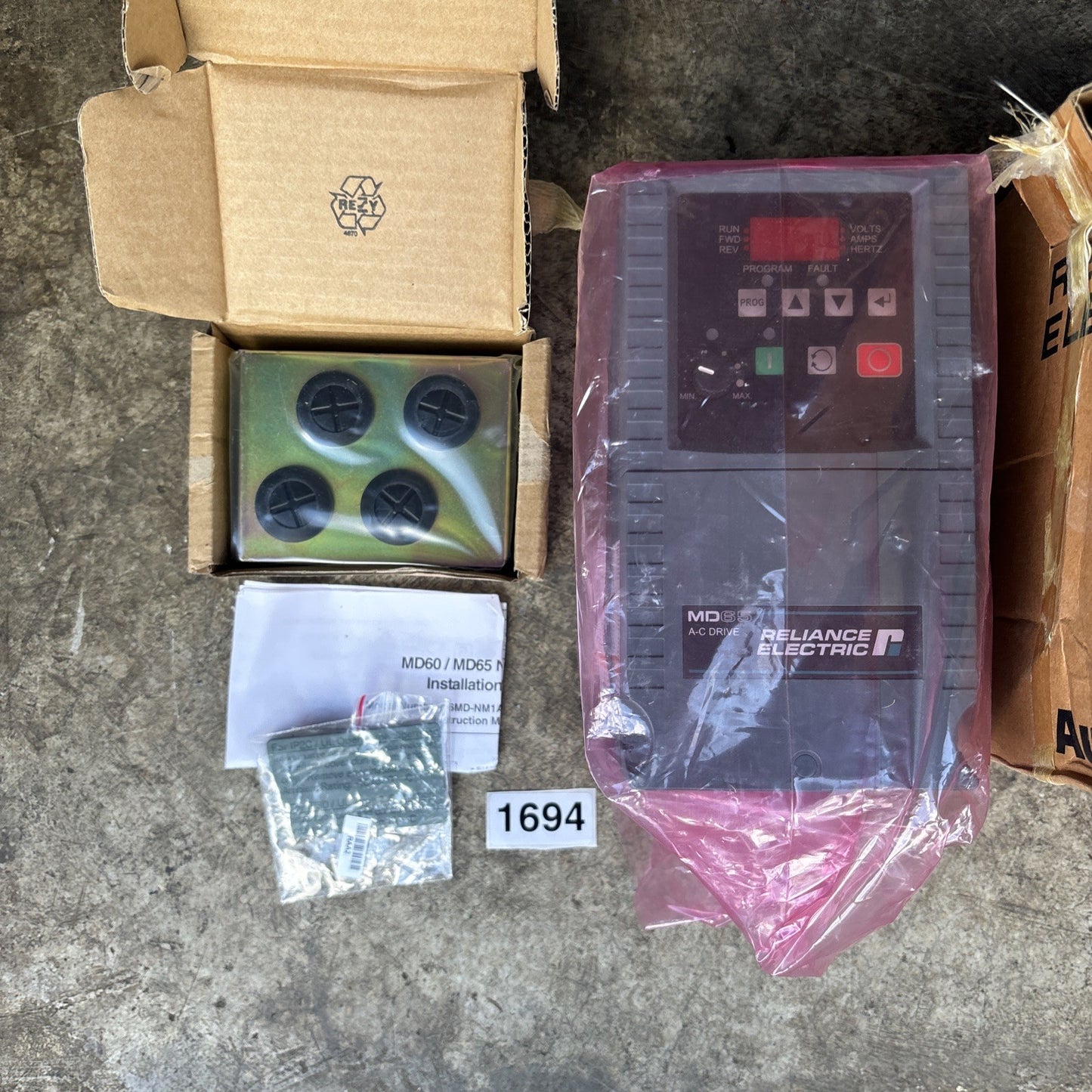 Reliance Electric MD65 AC DRIVE 6MB200P5 0.5HP 0.4kW 6MDBN 2P3102 NEW2