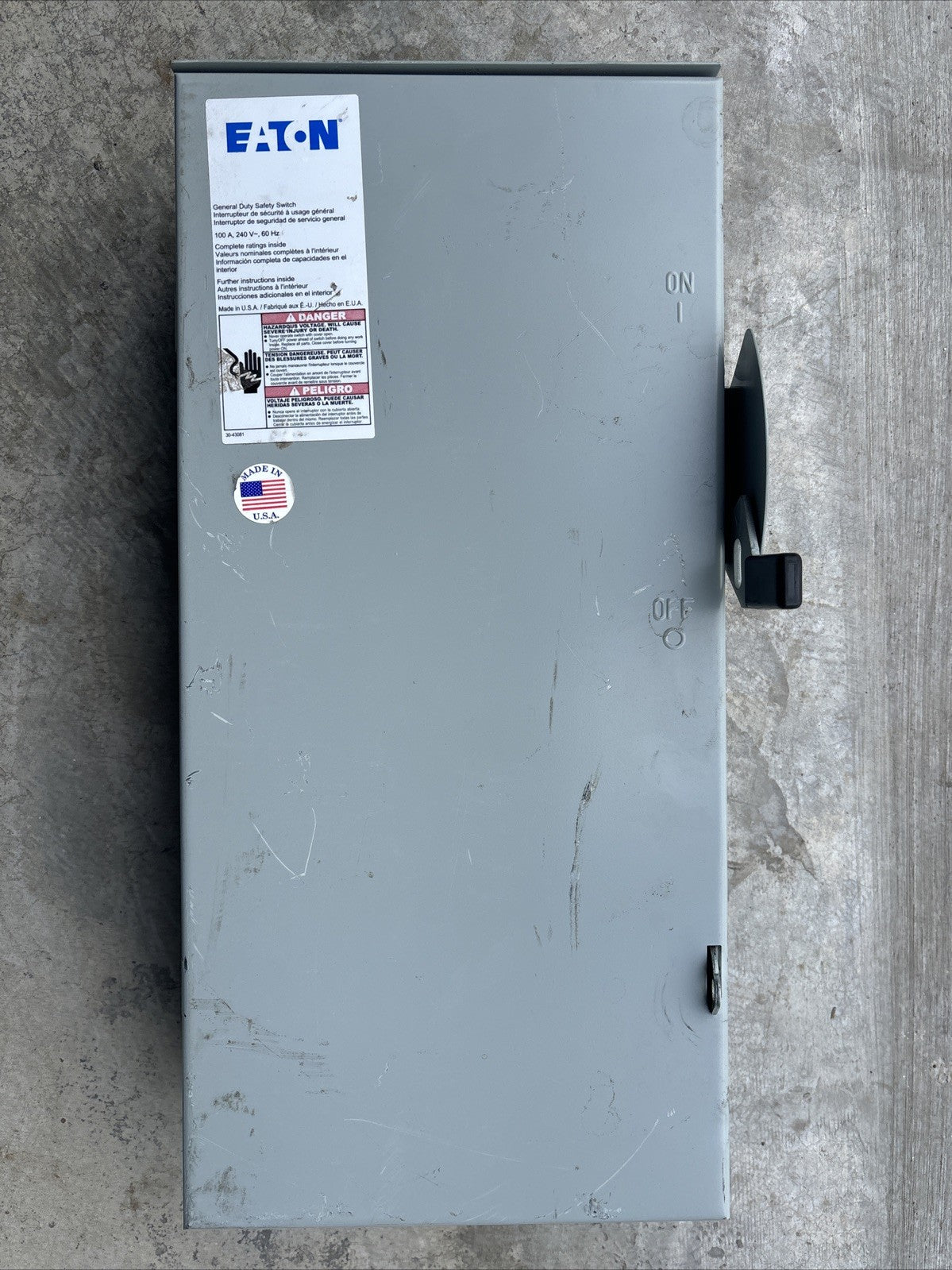 EATON DG223NRB Safety Switch 100A 240 V 1 PH 2 POLE Fusible TYPE 3R Rainproof0