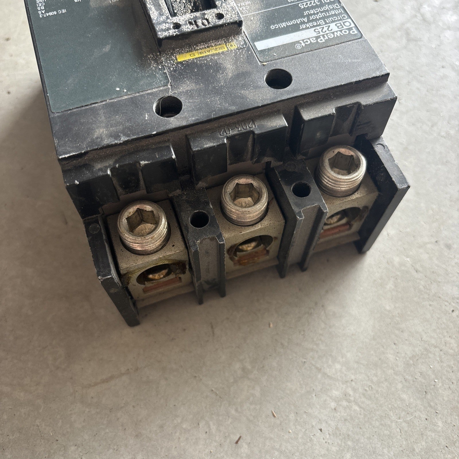 Square D QBL32225 PowerPact Circuit Breaker 225A 240V 3P HACR Type Q2L2