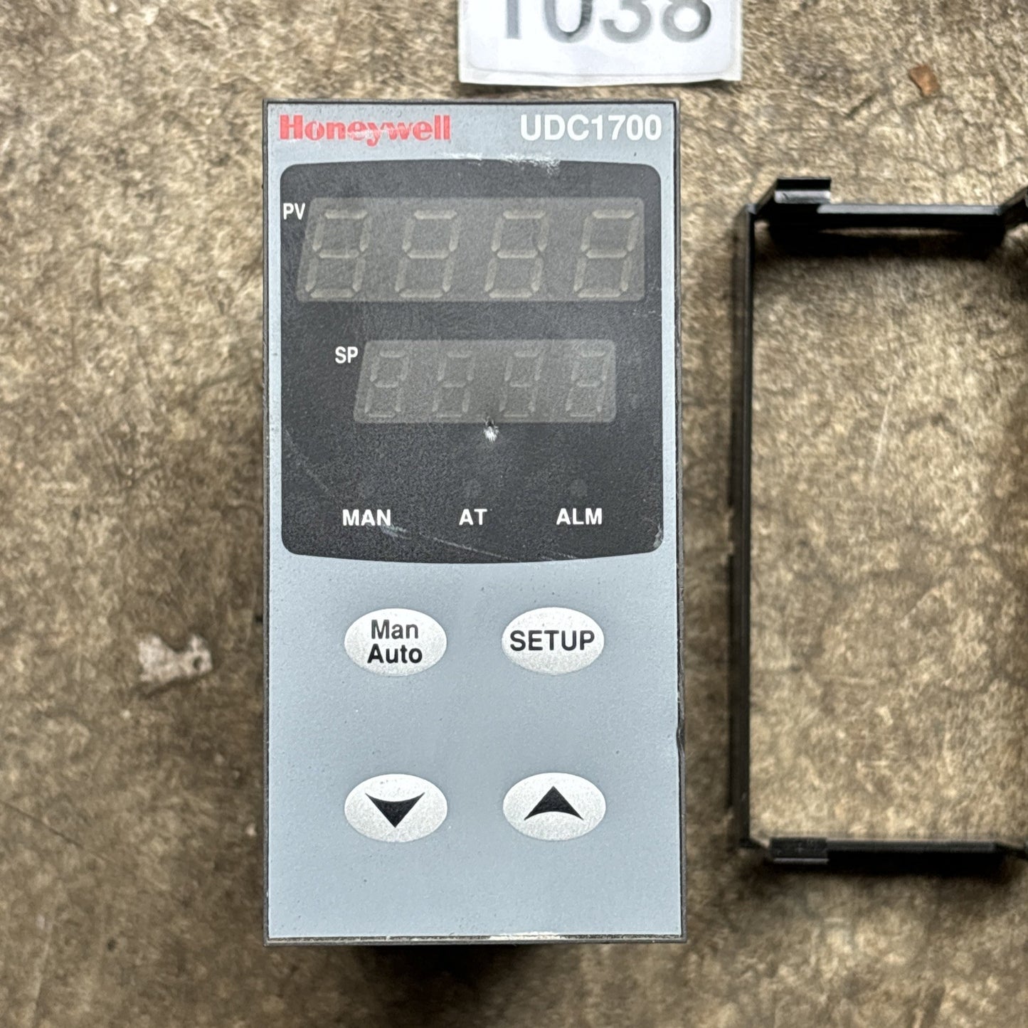 HONEYWELL UDC1700 MICRO-PRO DC170 121001000 DIGITAL CONTROLLER1