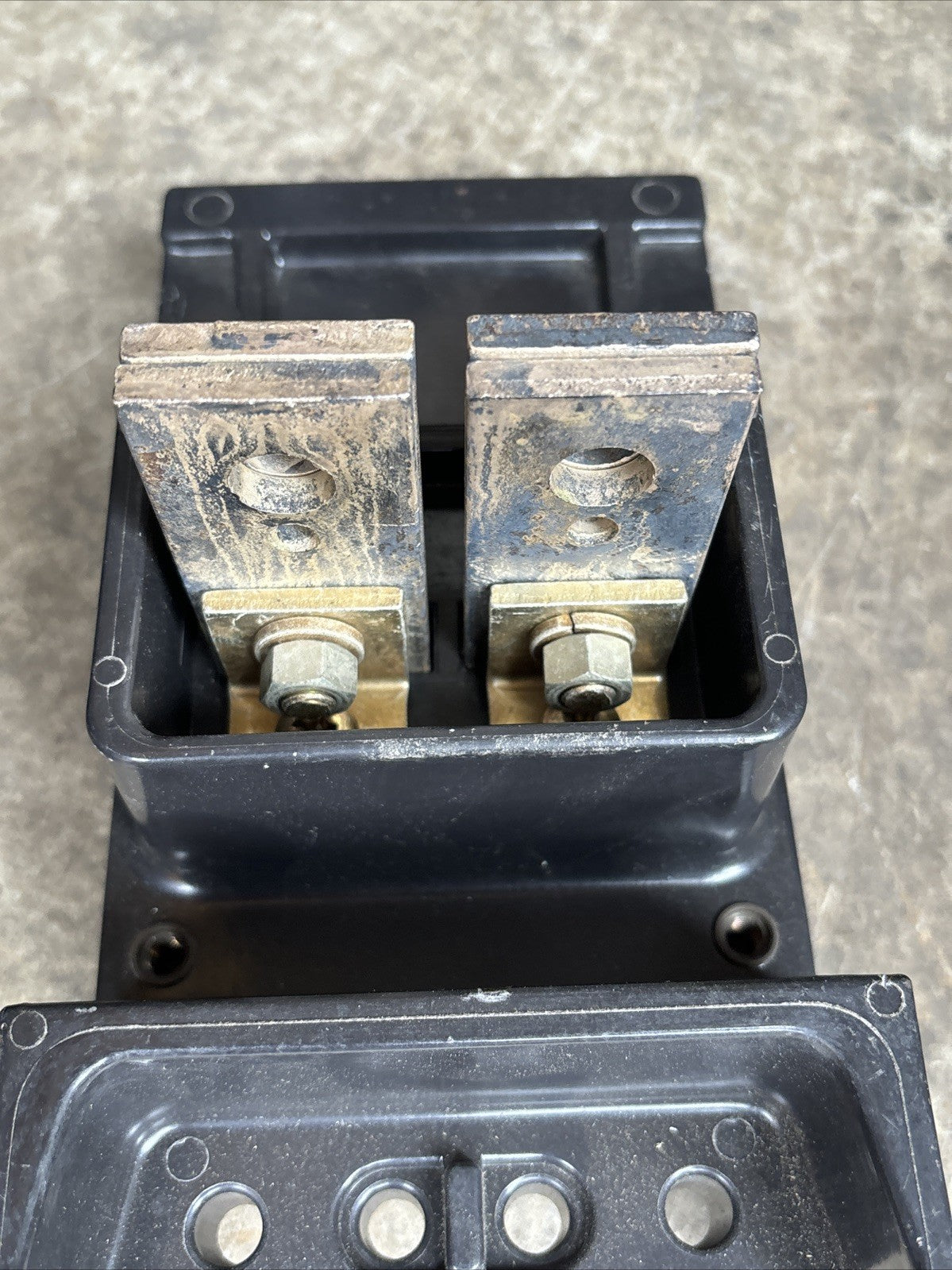 701442   BLACK UPPER POLE BASE MOLDING INSULATOR3