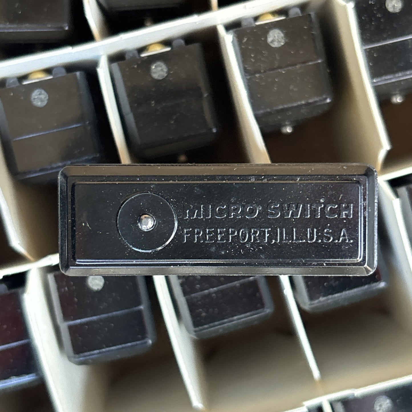 LOT OF 55 HONEYWELL BZ 2G A2 MICROSWITCH NEW3