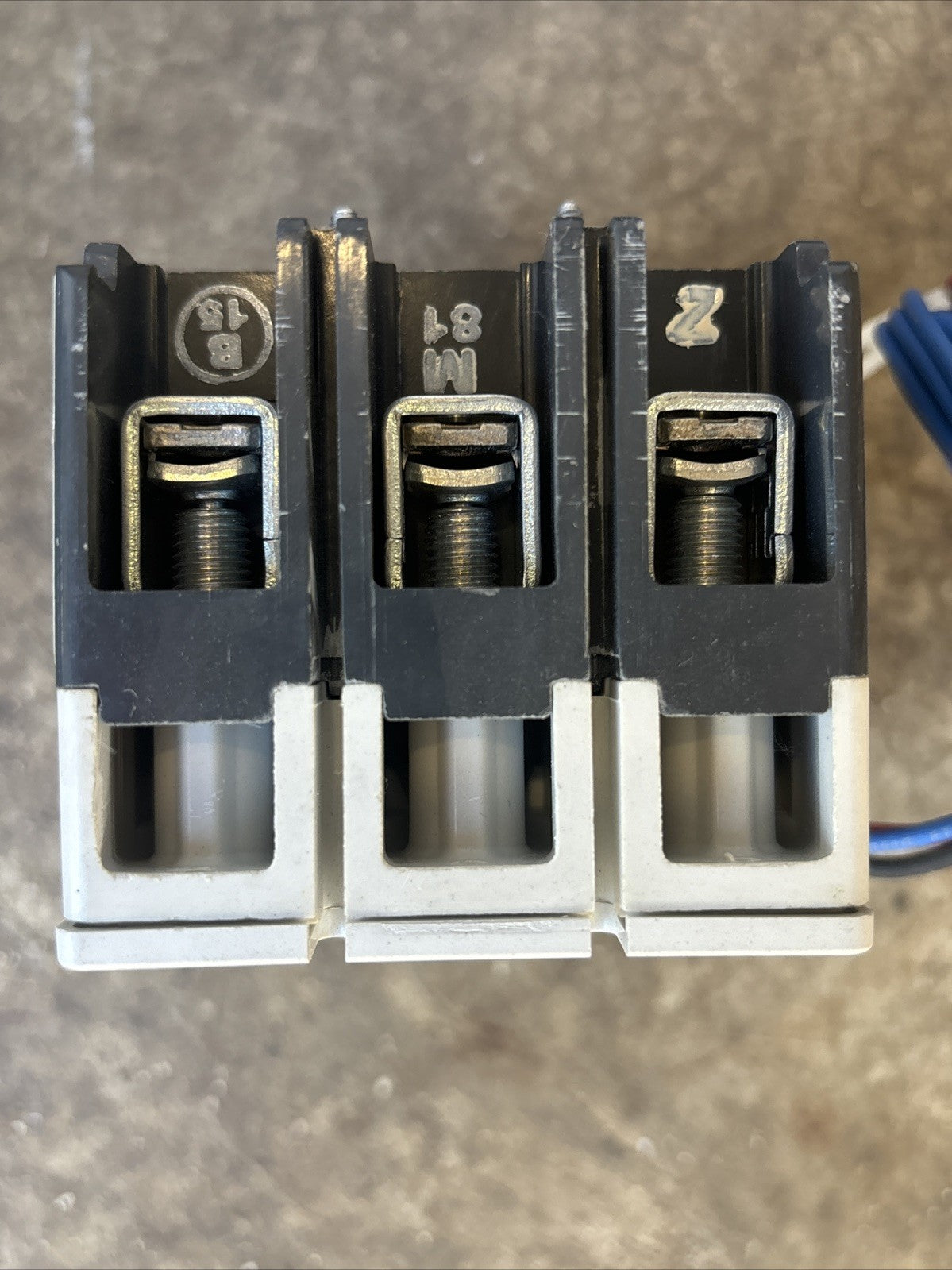 Siemens HEM3M030 Circuit Breaker 30 Amp 3 Pole 480 Vac2