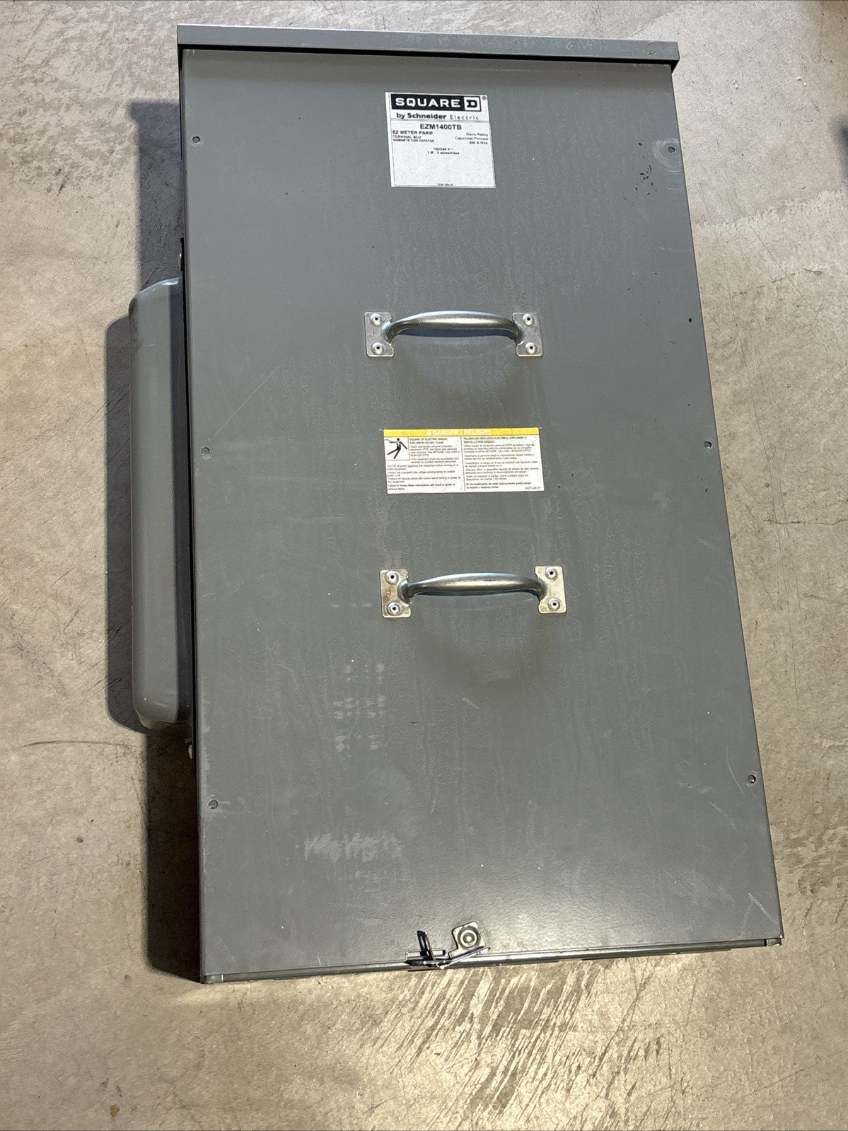 Square D EZM1400TB 400 Amp 120/240 Volt 1 Phase 3 Wire Panel Box0